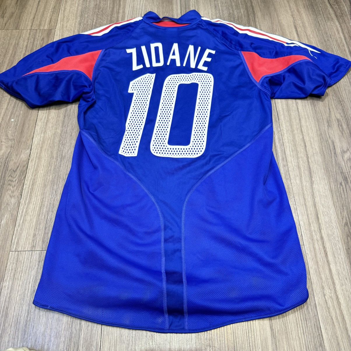 Adidas France 04/05 home shirt #10 Zidane Size US S / EU 44-46 / 1 - 2 Thumbnail