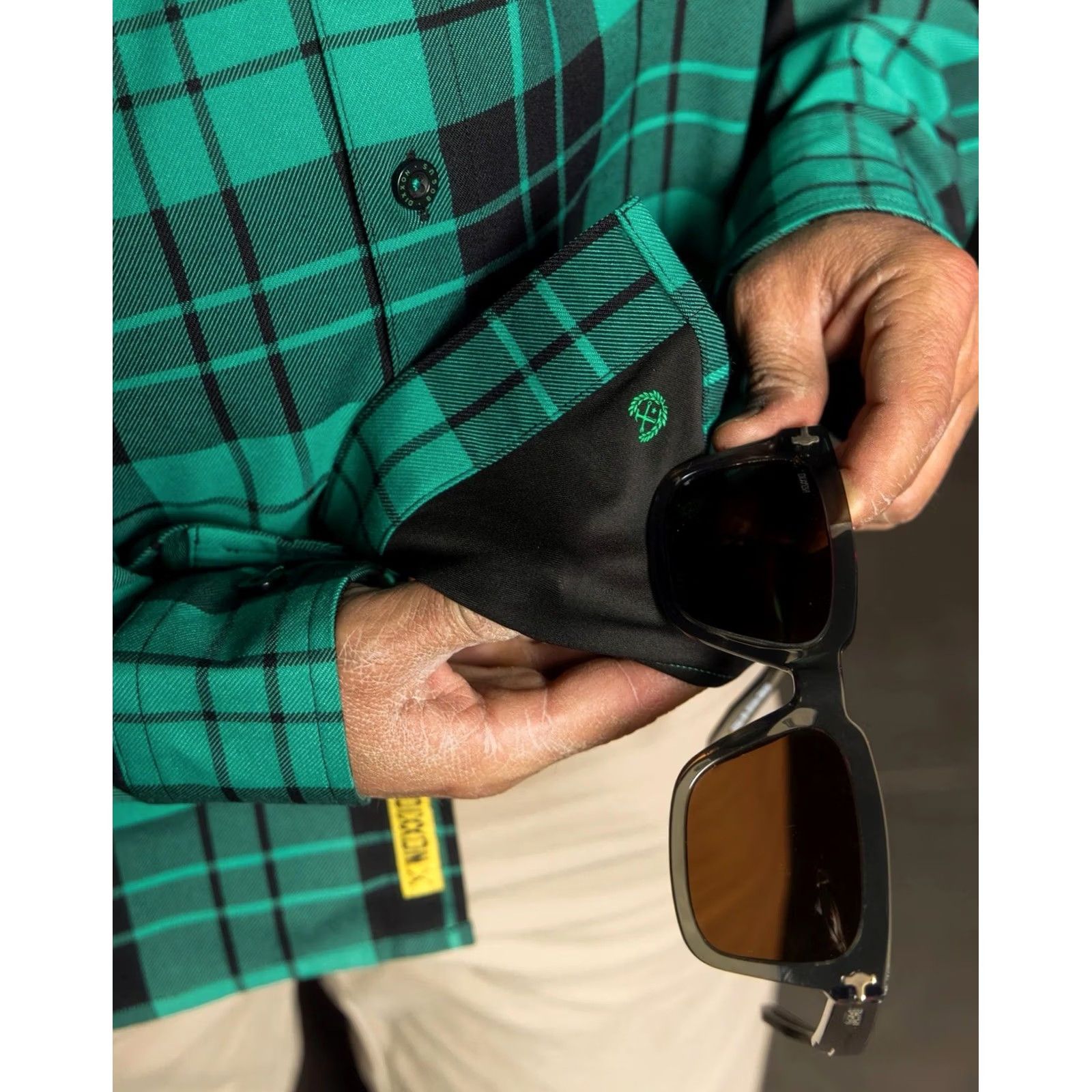 Vintage Dixxon Flannel The Bogus Flannel Shirt Men 2XL Green Black Plaid Button-Up Long Sleeve Modern Metal Theme Regular Collar Down Size US XXL / EU 58 / 5 - 5 Thumbnail