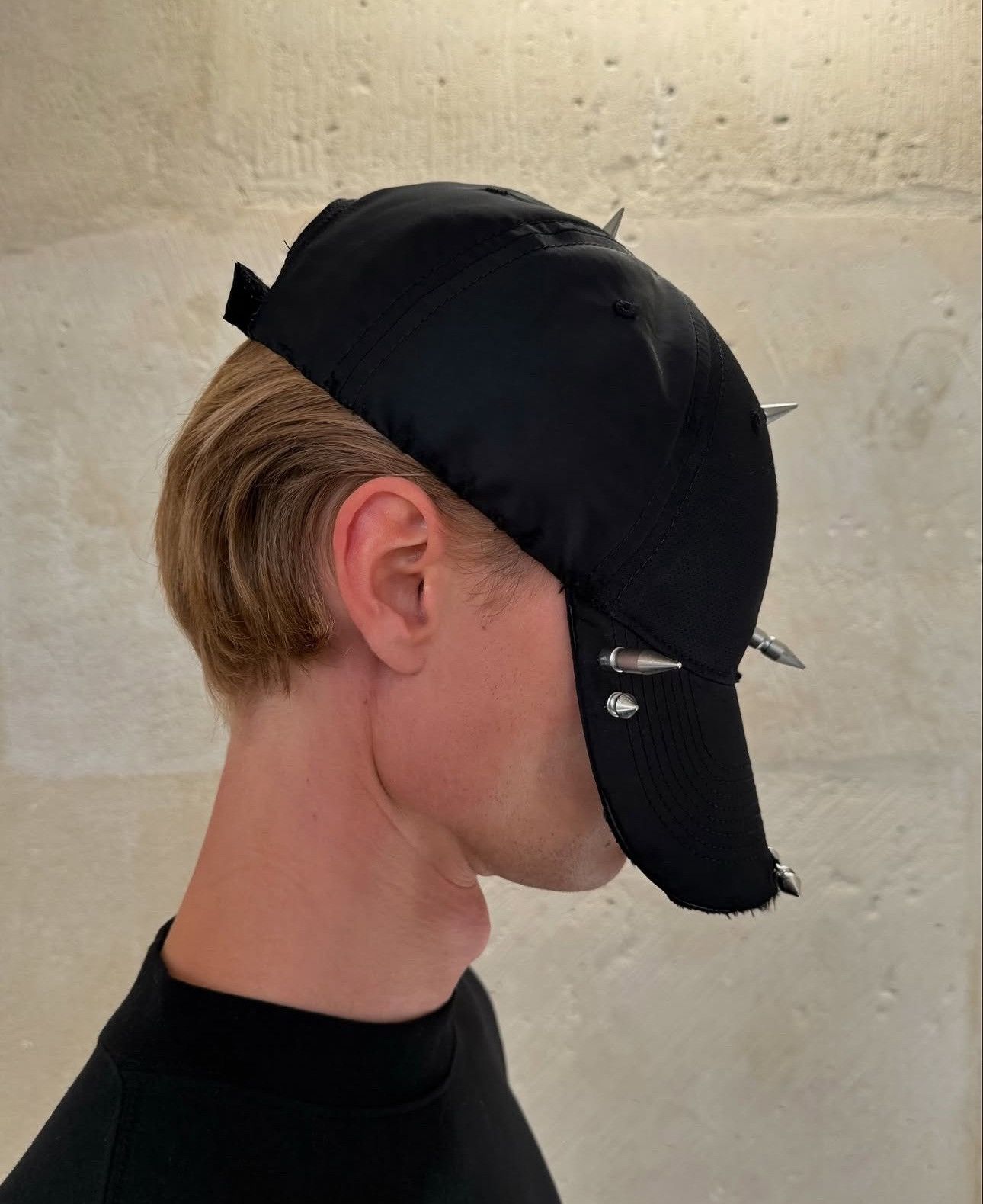 Balenciaga Balenciaga Perforated Spike Baseball Cap Size ONE SIZE - 1 Thumbnail