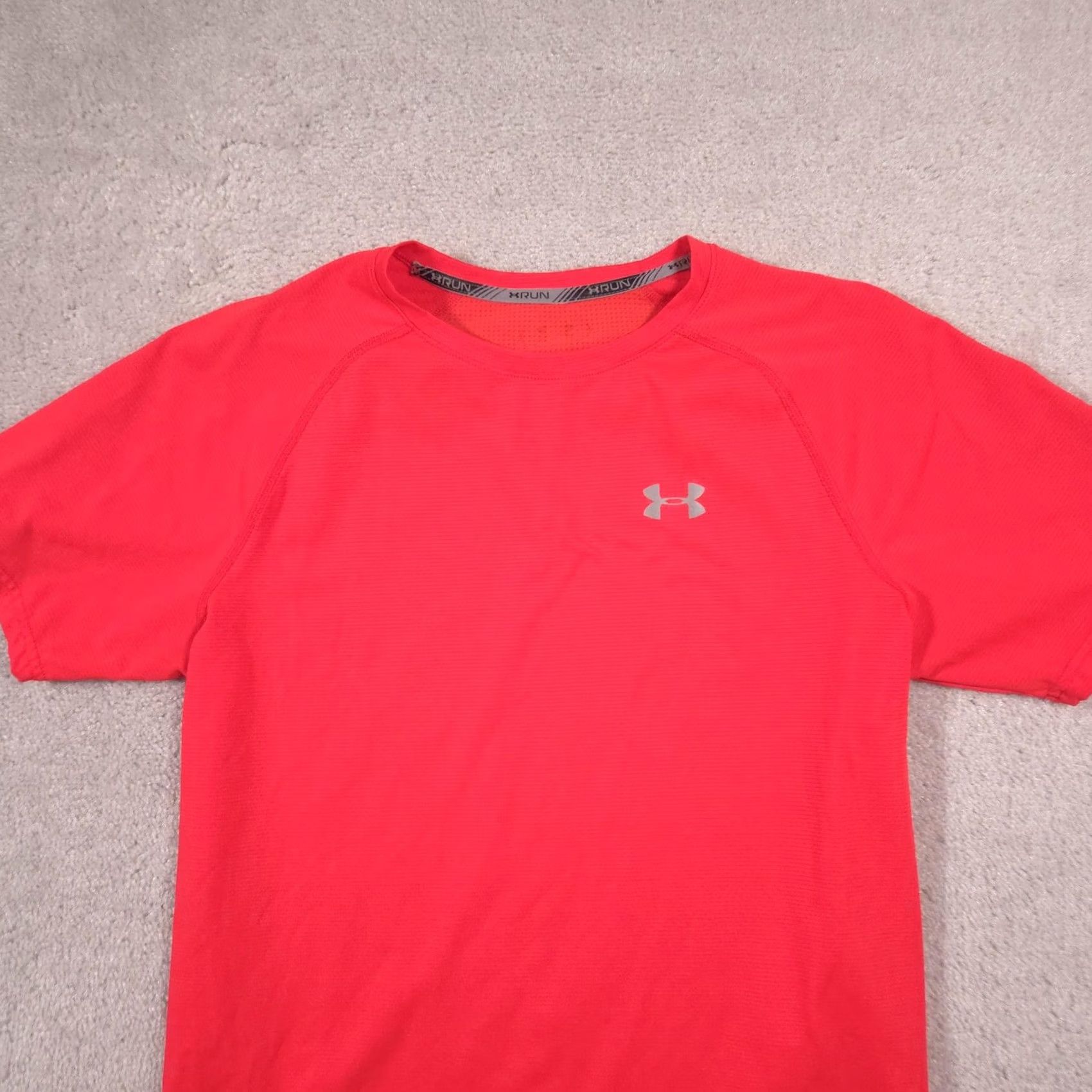 Under Armour Under Armour Shirt Mens Medium Red Run Short Sleeve Athletic Running Tee Top Size US M / EU 48-50 / 2 - 3 Thumbnail