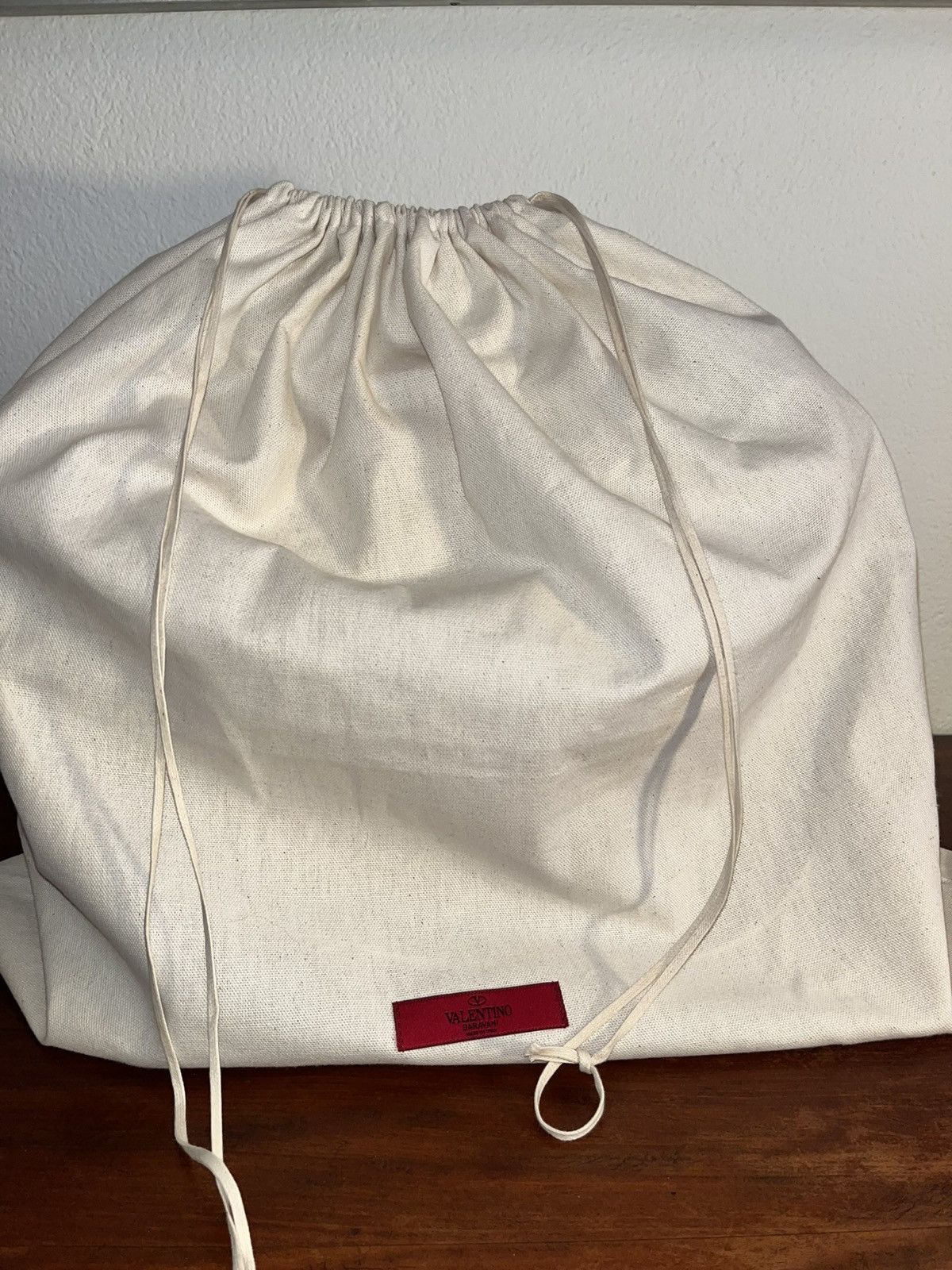 Valentino Valentino Medium Tote Bag Iconographe. Brand new with tags Size ONE SIZE - 12 Thumbnail