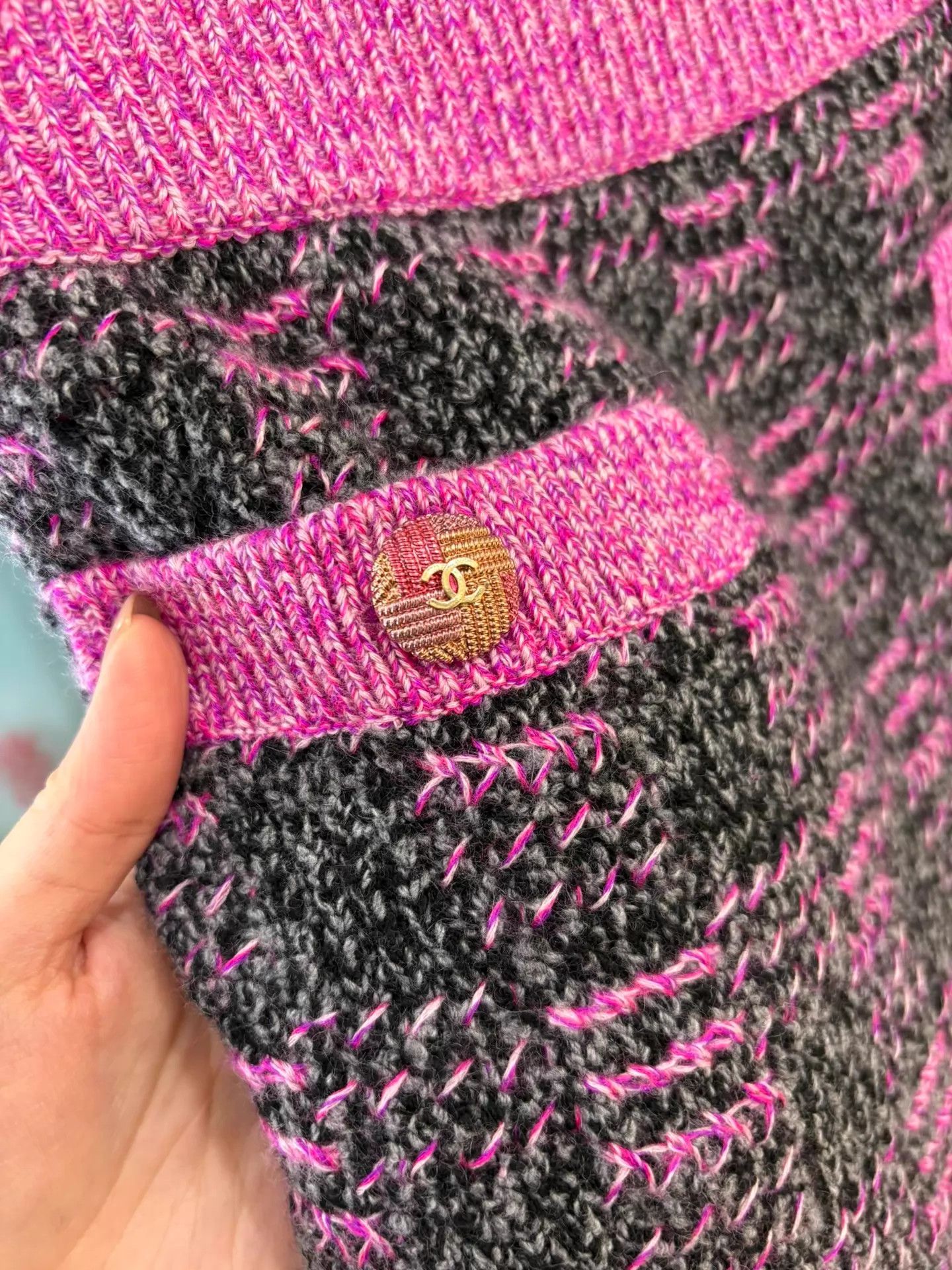Chanel Chanel 20 Cashmere Knit Pencil Skirt Deadstock 34 Size 25" / US 0 / IT 36 - 2 Thumbnail