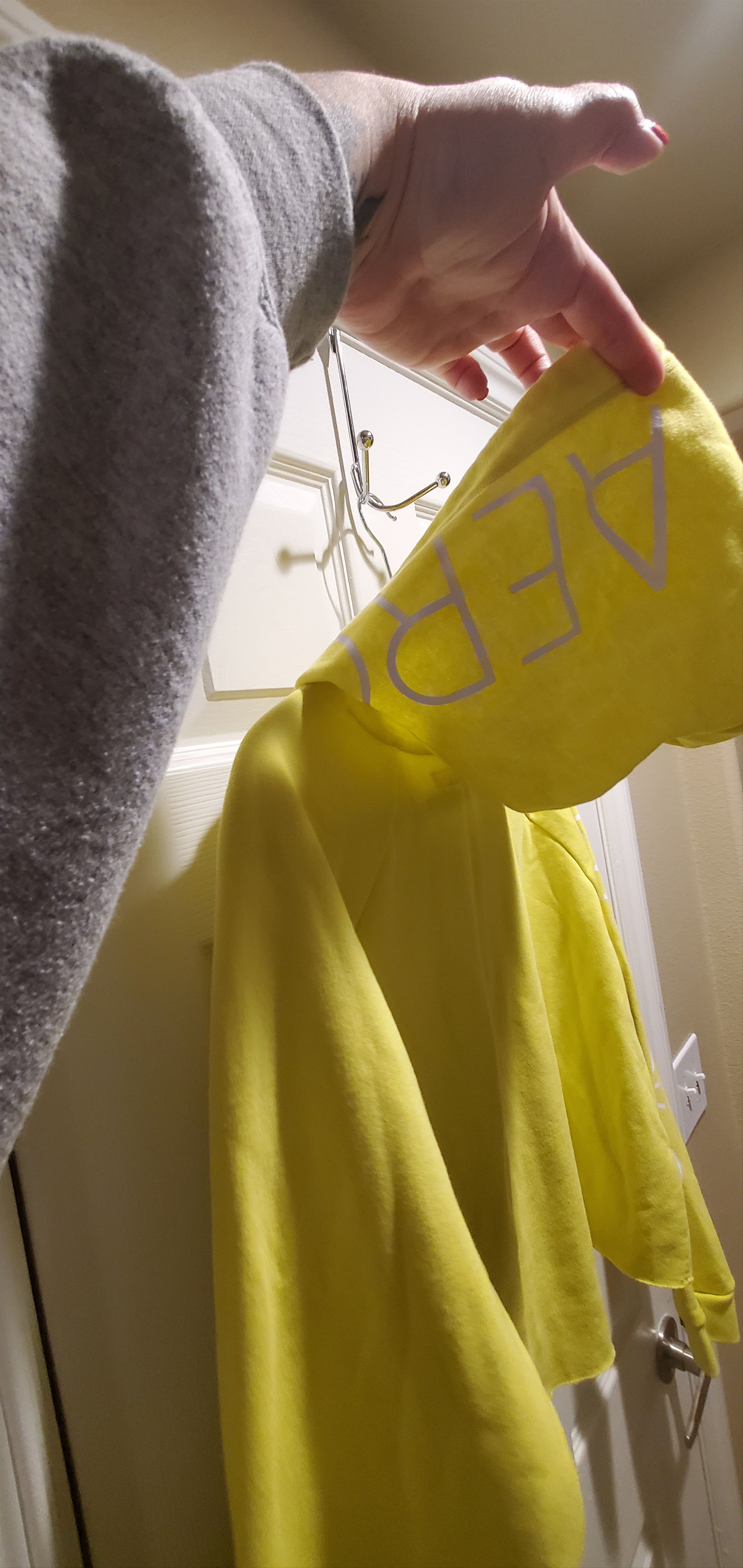 Aeropostale Yellow cropped hoodie (size xl) Size XL / US 12-14 / IT 48-50 - 4 Thumbnail