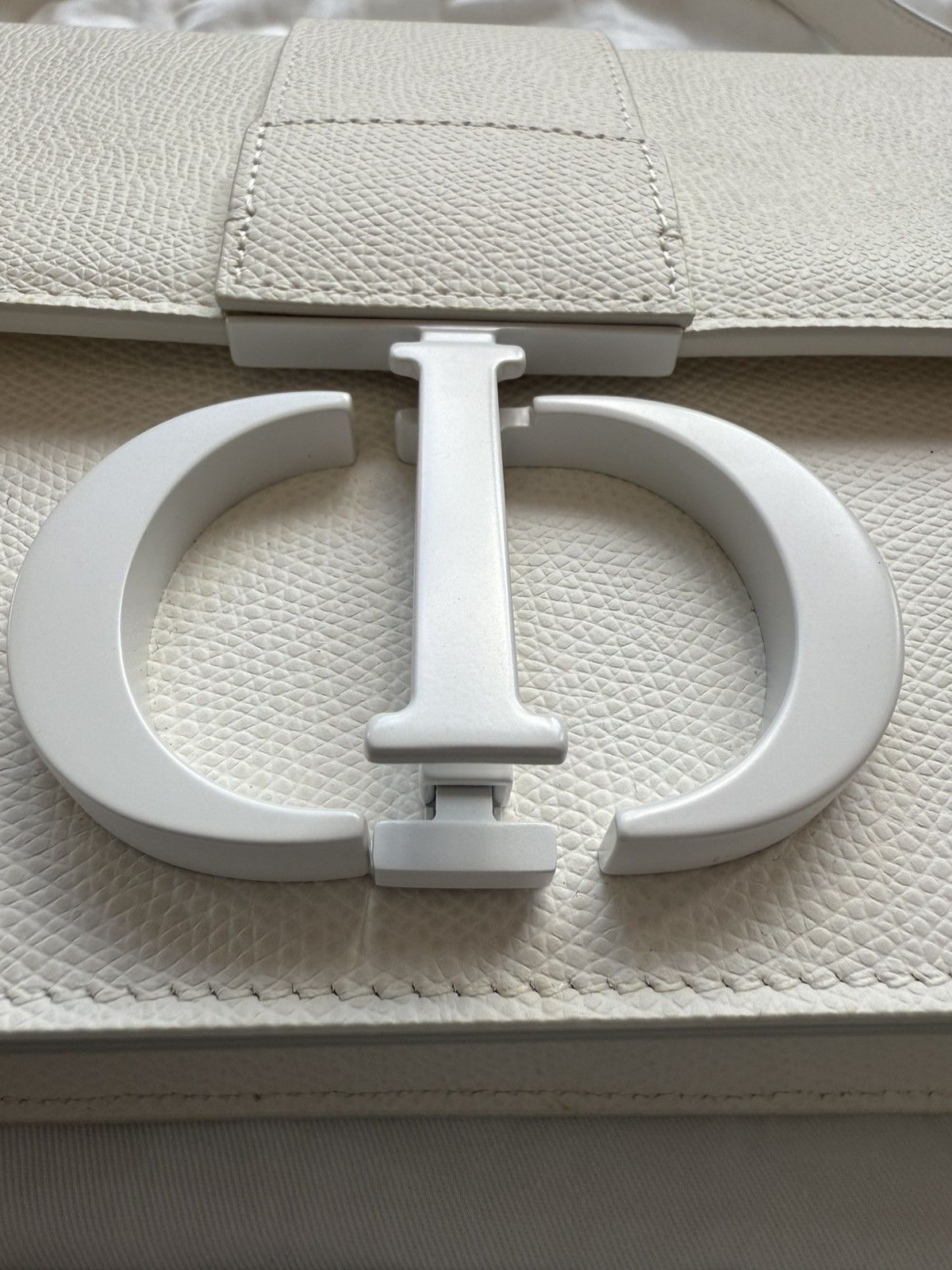 Dior Christian Dior Montaigne 30 White Handbag Size ONE SIZE - 4 Thumbnail