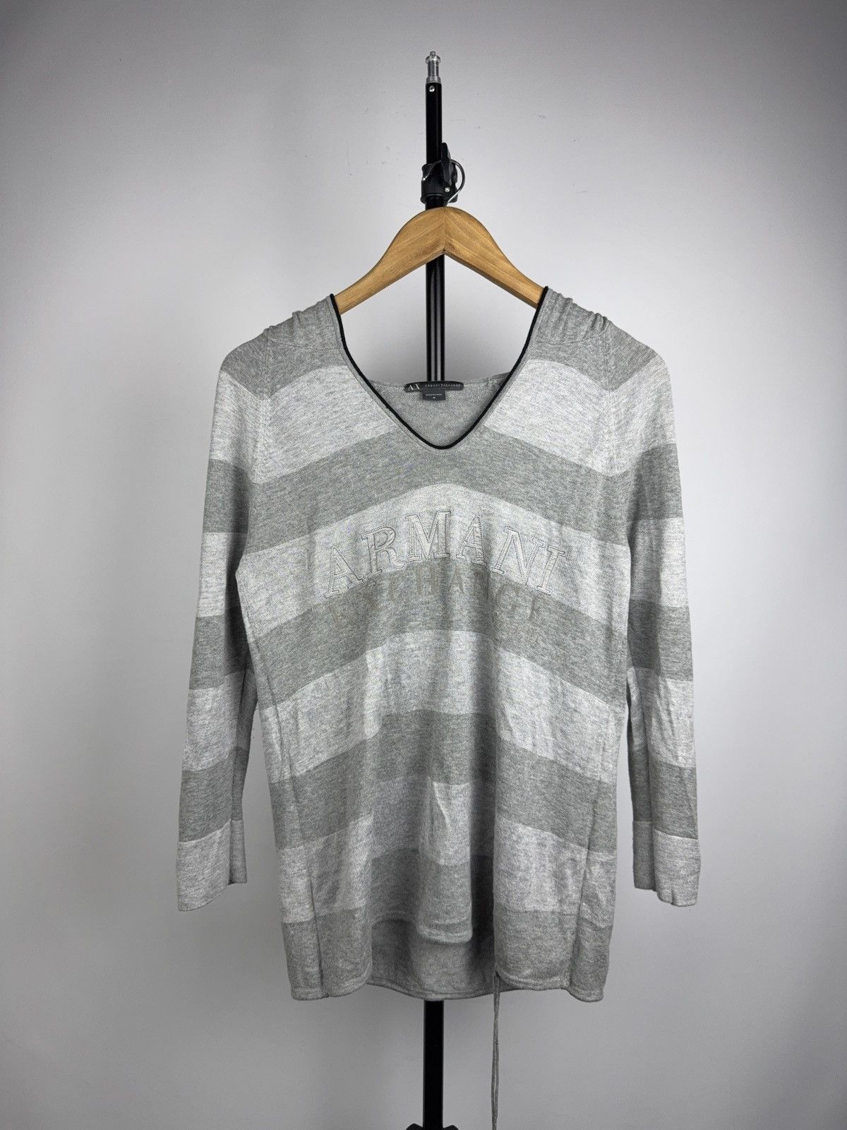Armani Exchange Luxury Armani Exchange AX V Neck Knit Grey Logo Sweater M Size M / US 6-8 / IT 42-44 - 1 Thumbnail