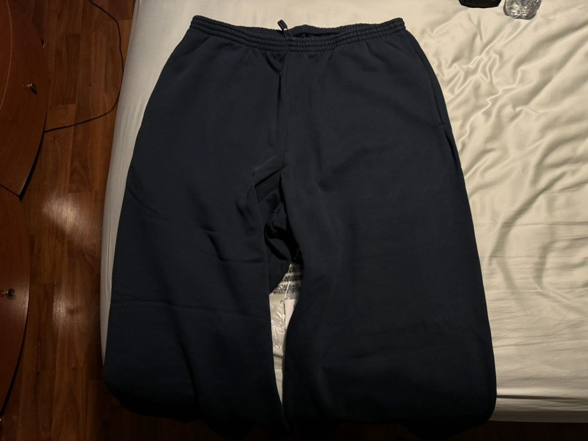 Balenciaga × Gap × Kanye West Yeezy Gap Sweatpants Navy Size XL Size US 36 / EU 52 - 3 Thumbnail