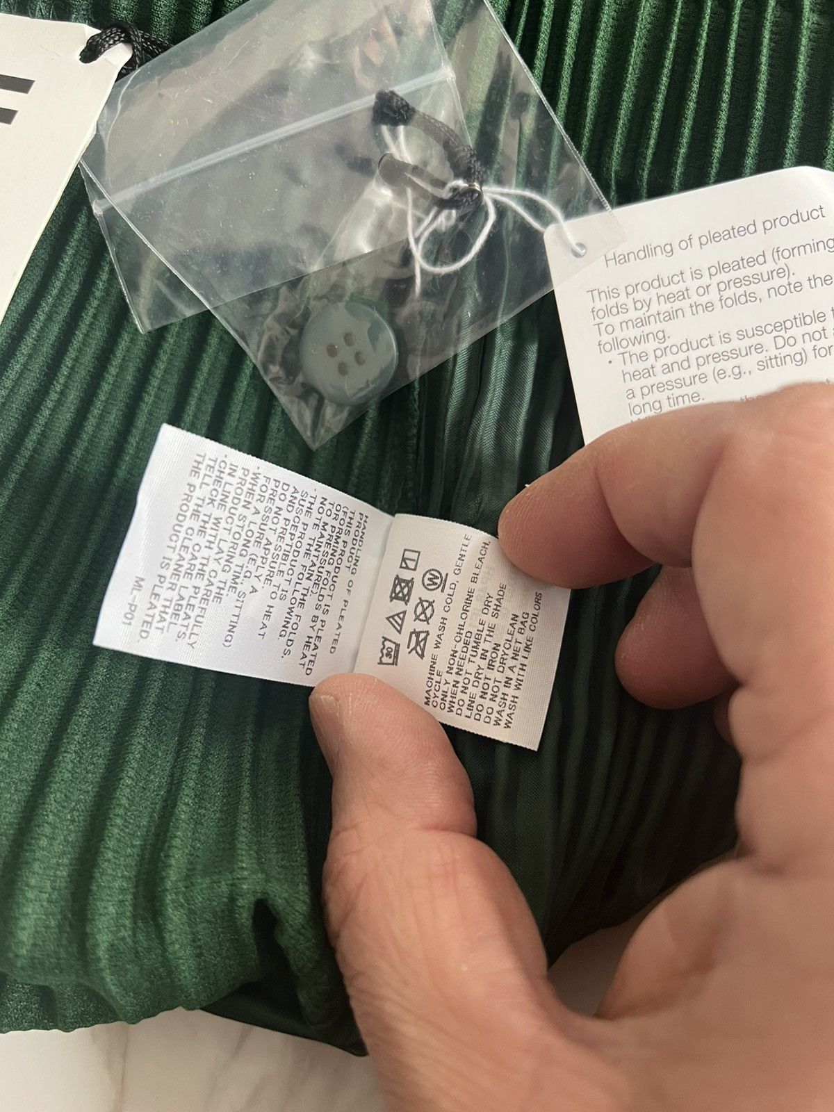 Issey Miyake HOMME PLISSÉ ISSEY MIYAKE Trousers Green Size 2 Medium Size US 33 - 9 Thumbnail