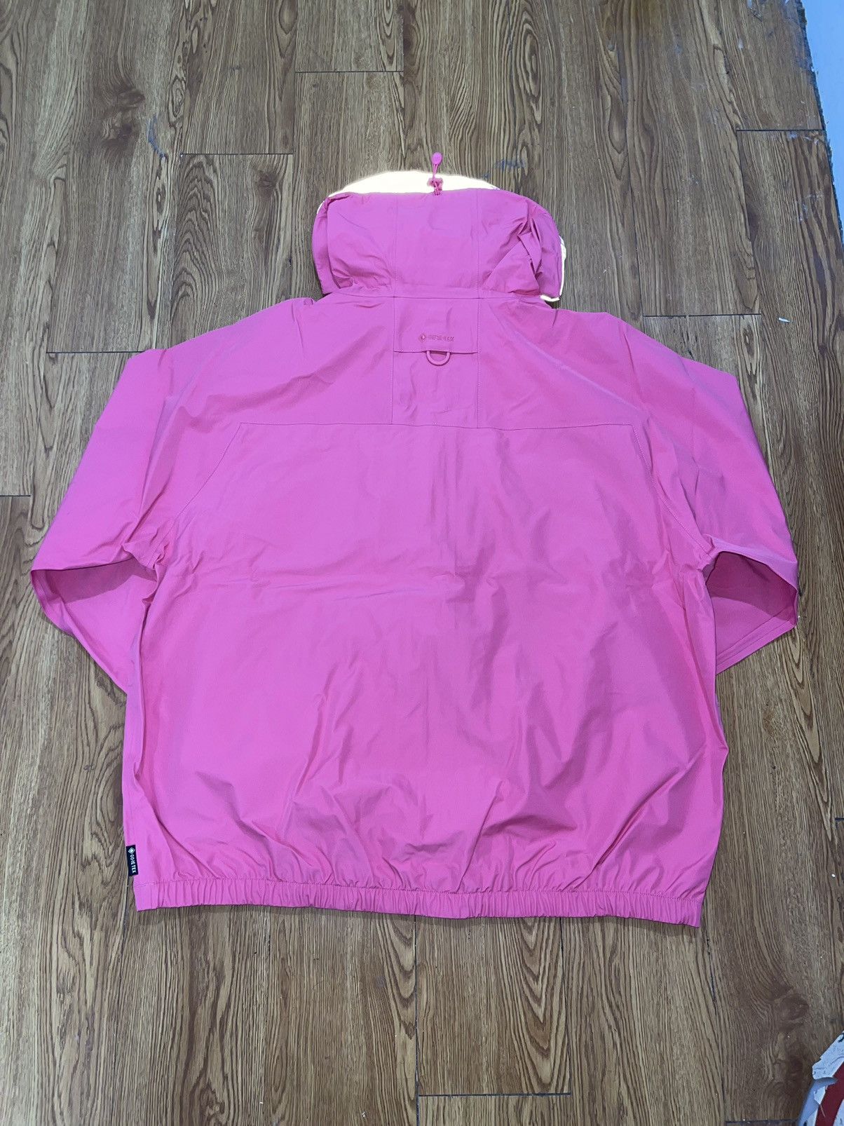 Supreme Supreme Gore-tex Taped Seam Shell Jacket FW24 Pink size XL Size US XL / EU 56 / 4 - 2 Thumbnail