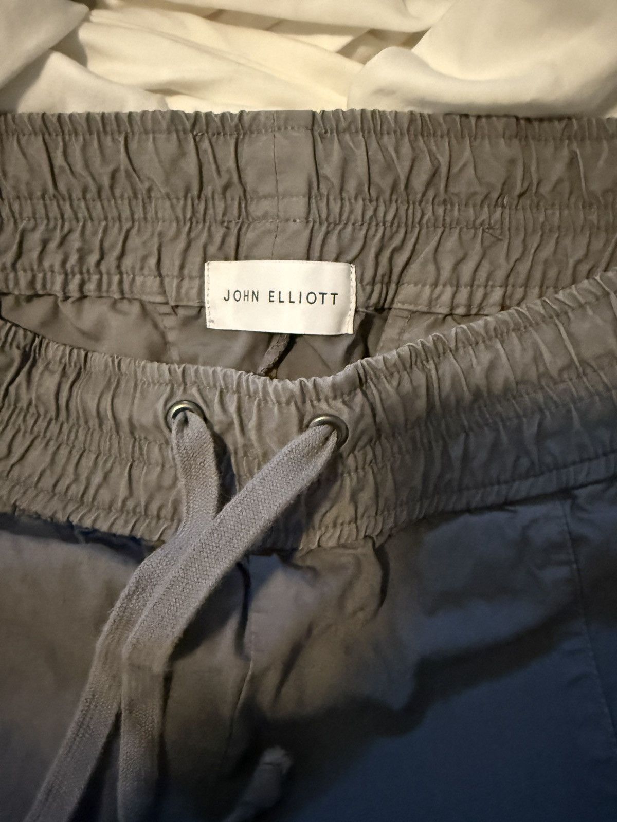 John Elliott JOHN ELLIOTT GREY SATEEN CARGO PANTS SIZE 0 XS Size US 28 / EU 44 - 3 Thumbnail