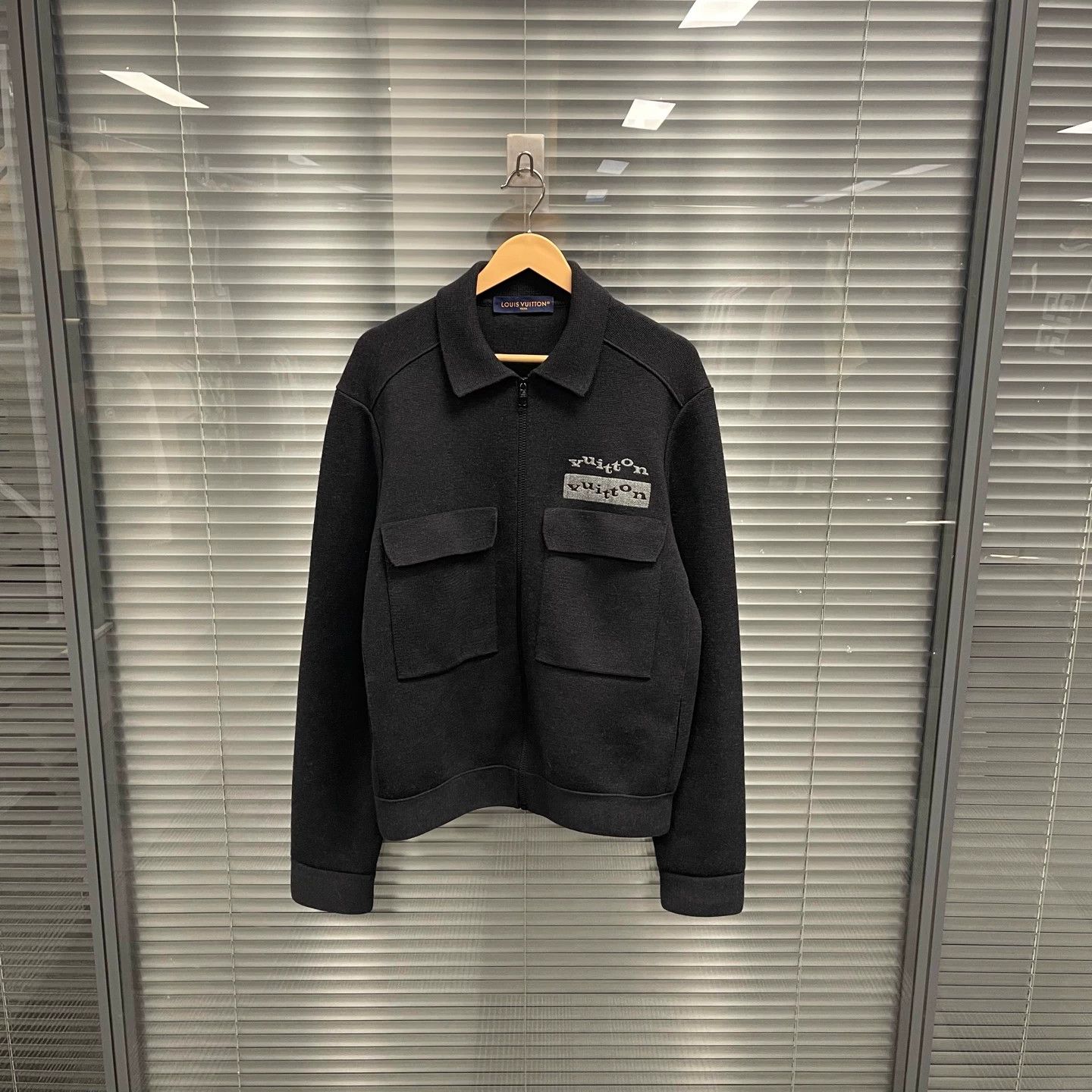 Louis Vuitton LV 23ss wool knit collared jacket L 99 new no fur #10663 Size US M / EU 48-50 / 2 - 1 Thumbnail
