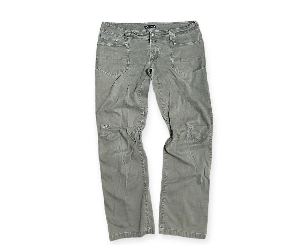 image of Womens Arcteryx Grey Pants (Size 34)