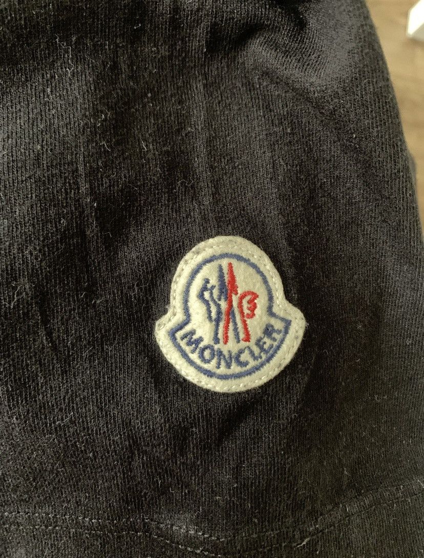 Moncler T-Shirt Moncler Size US S / EU 44-46 / 1 - 4 Thumbnail