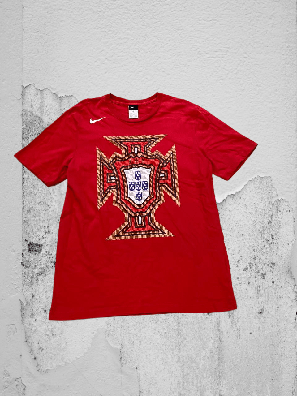 Nike T-Shirt Nike big print red Streetwear Y2K Vintage Size US L / EU 52-54 / 3 - 1 Thumbnail