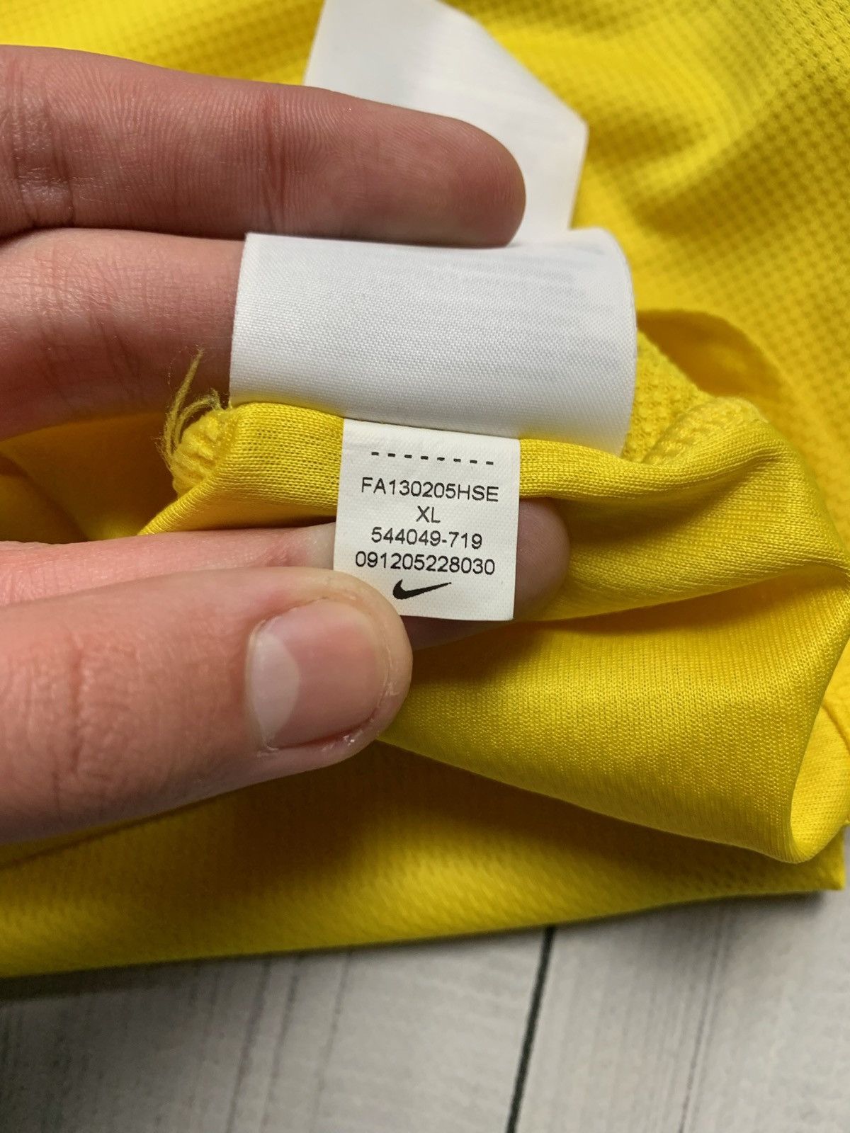 Nike × Vintage Vintage Nike Everton soccer jersey size S yellow 20 Barkley Size US S / EU 44-46 / 1 - 6 Thumbnail