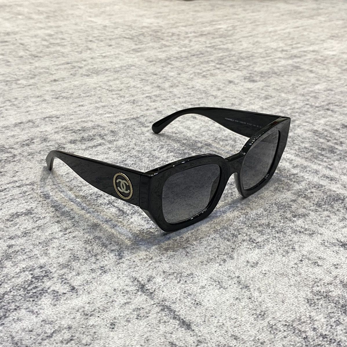Chanel Chanel 0CH5506 C622S8 Size ONE SIZE - 1 Thumbnail