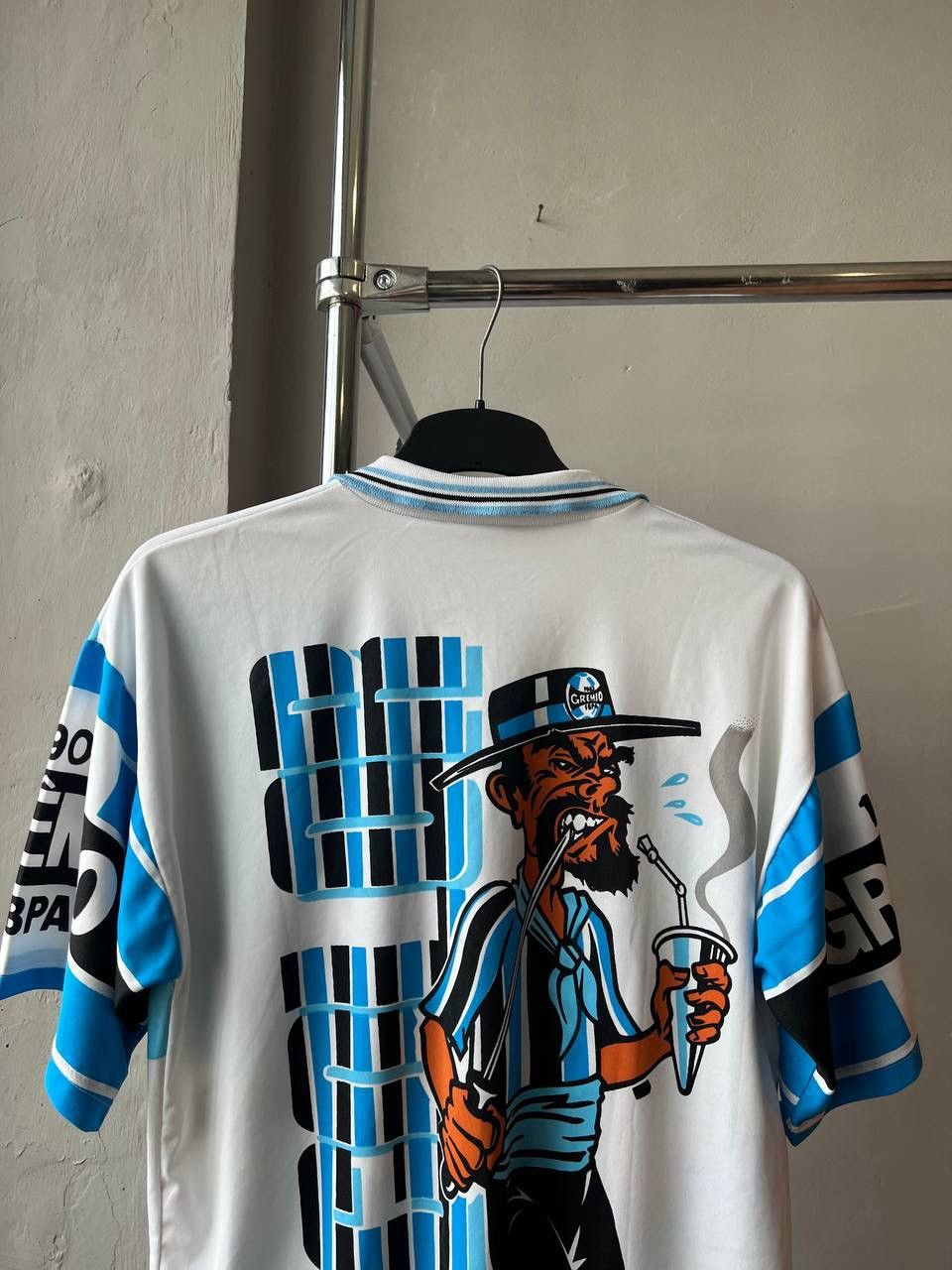 Vintage 90’S FBA GREMIO 1903 DESIGN MASCOT SOCCER JERSEY ROVIL SZ L Size US L / EU 52-54 / 3 - 12 Thumbnail