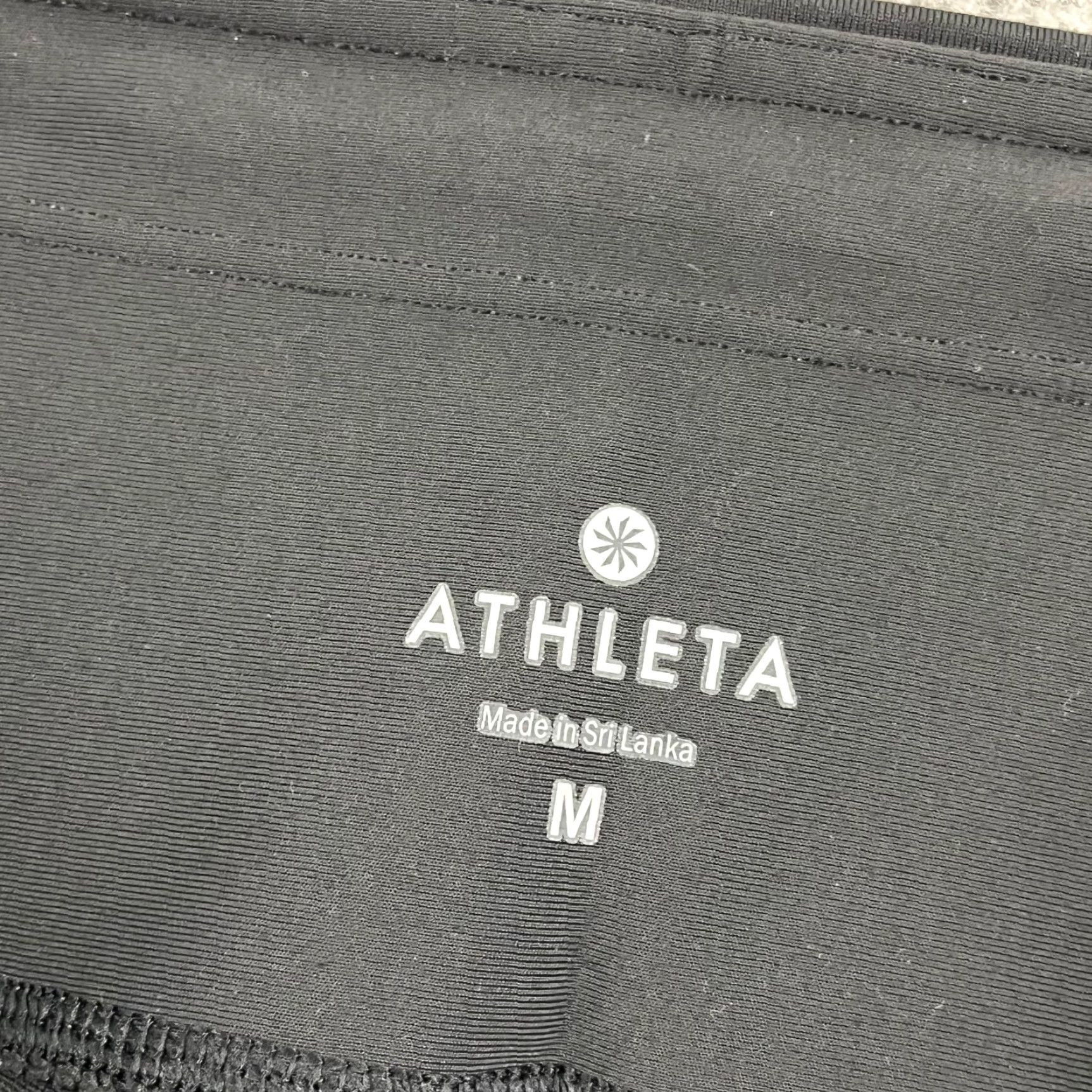 Athleta Athleta Leggings Capri Women Medium 20" Black Activewear Athletic Crocodile Stealth Elation Size 32" / US 10 / IT 46 - 3 Thumbnail