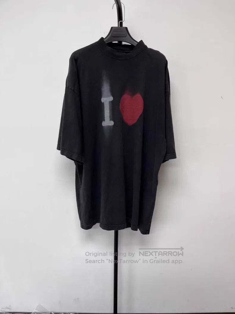 Balenciaga Balenciaga Letter Heart Printed Short Sleeve T-Shirt Size US L / EU 52-54 / 3 - 1 Thumbnail