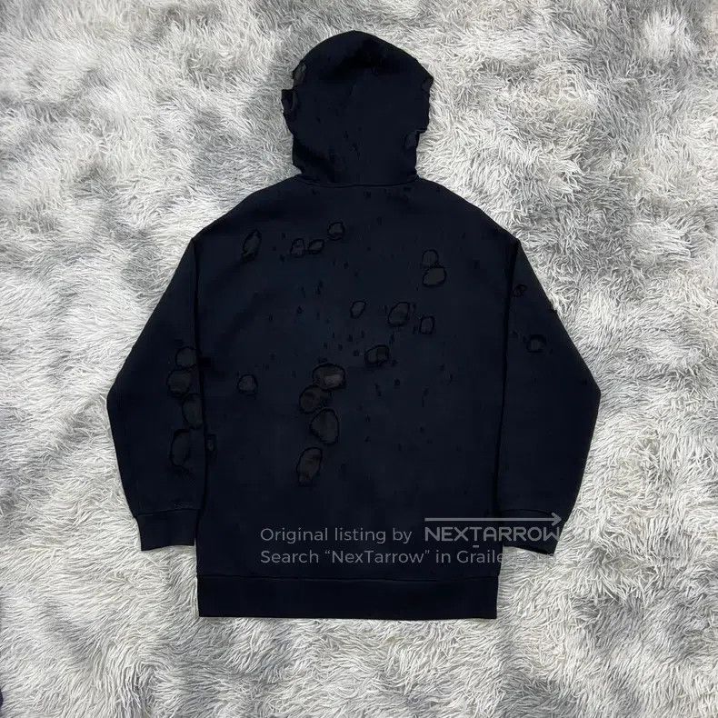 Givenchy Givenchy Metal Hole Vintage Hooded Sweatshirt, Black Size US M / EU 48-50 / 2 - 5 Thumbnail