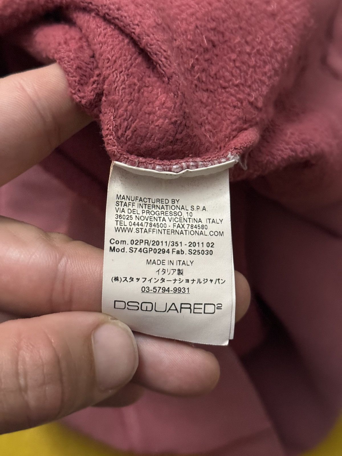 Dsquared2 $500 DSquared2 DSquared Salmon Pink Single V Crewneck Small Size US S / EU 44-46 / 1 - 10 Thumbnail