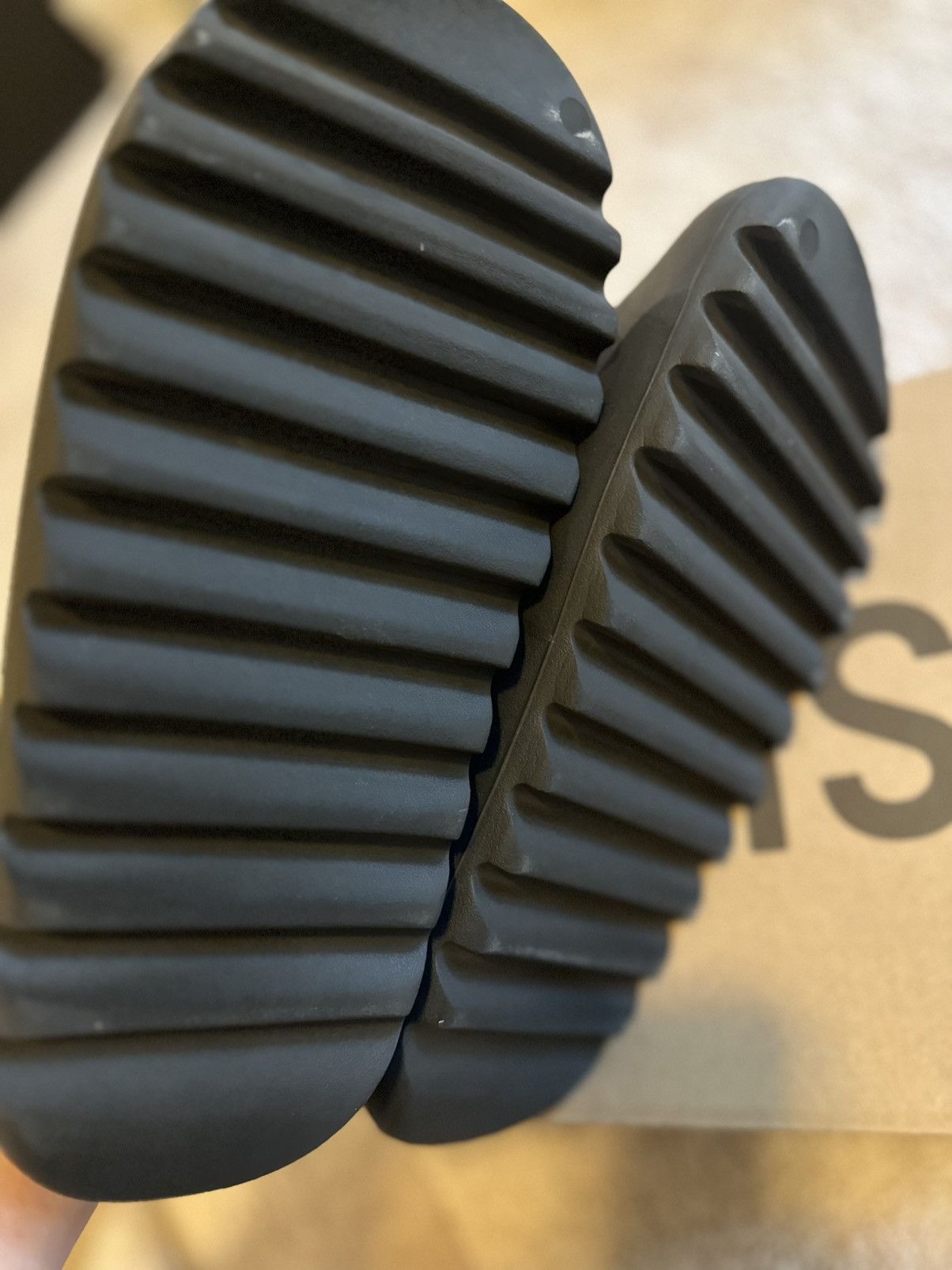 Adidas Adidas Yeezy Slides Onyx HQ6448 Size 11 Size US 11 / EU 44 - 2 Thumbnail