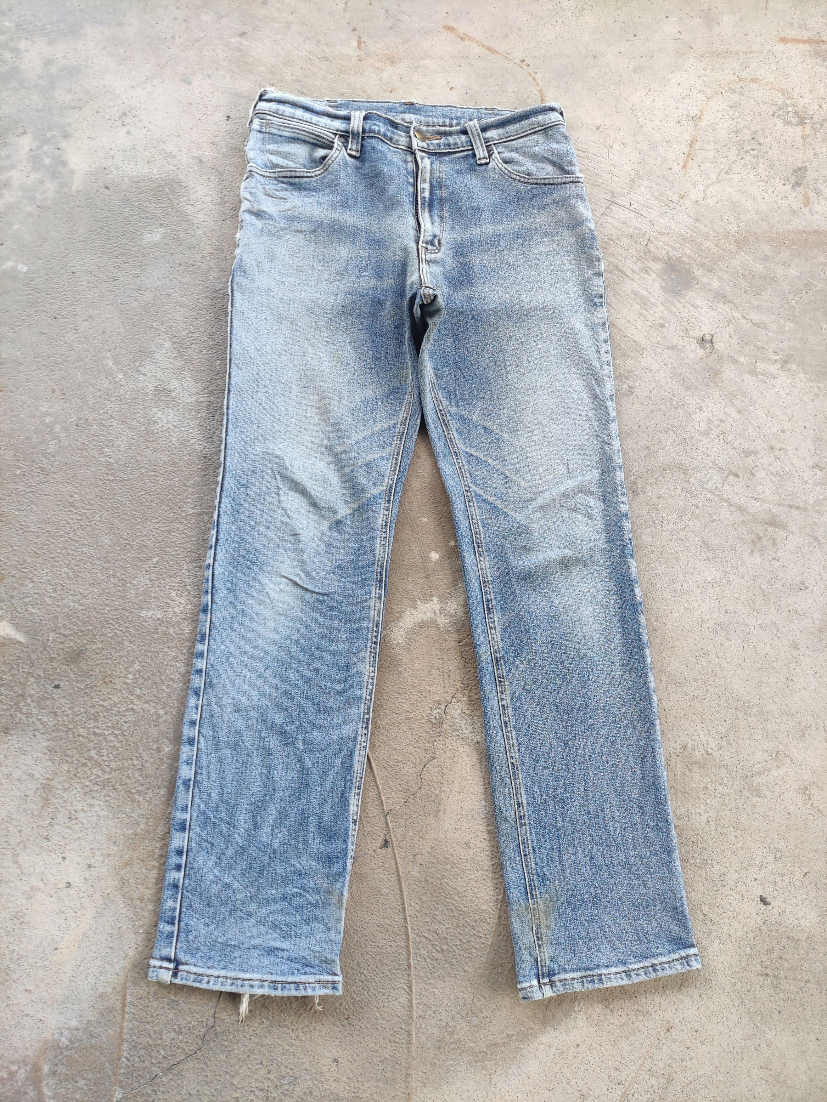 Wrangler Vintage Wrangler Jean Distressed Faded Denim waist 31 Size US 31 - 1 Thumbnail