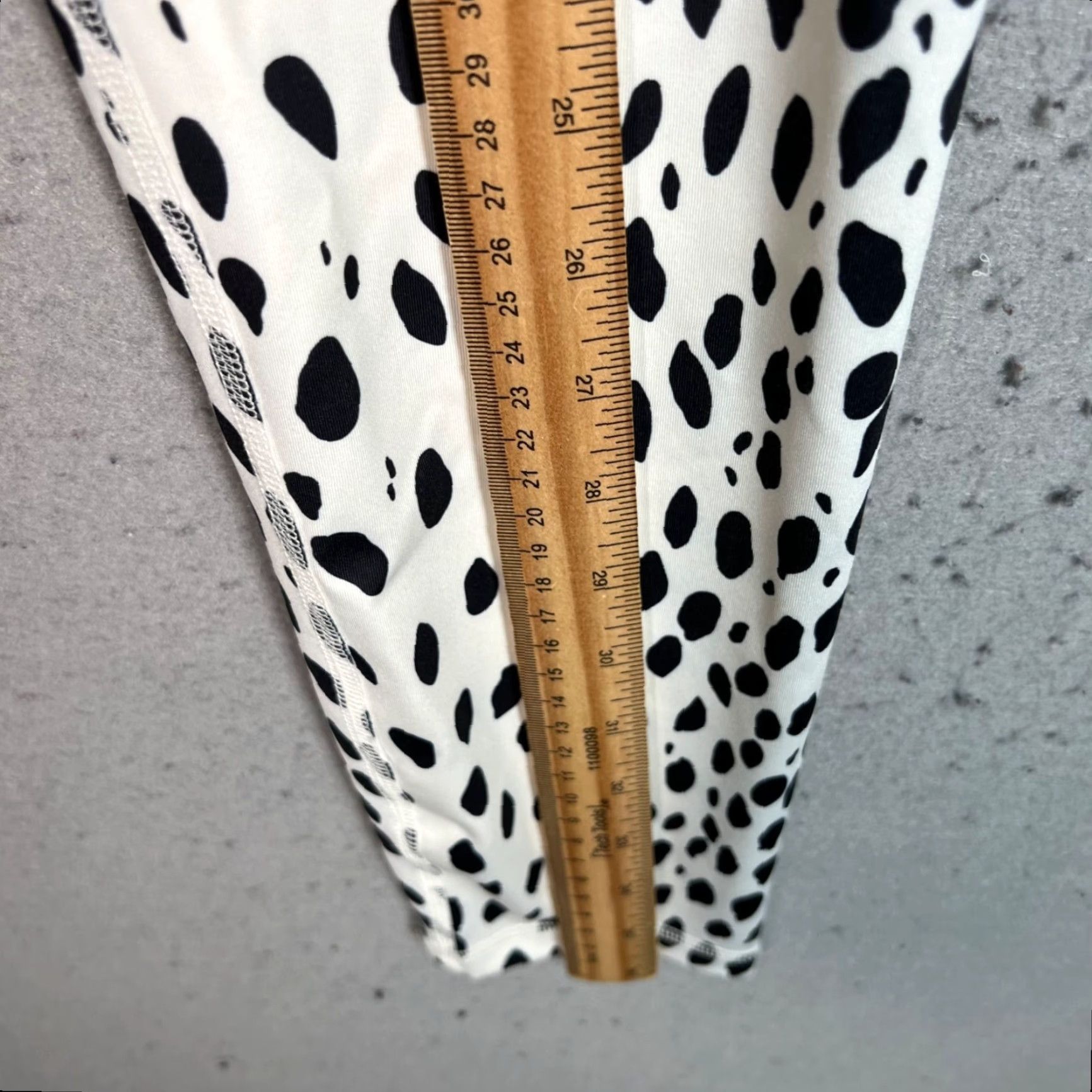 Reformation VINTAGE Reformation Leggings Women Adult Large Animal Print High-Waist Activewear White Size L Size 36" / US 14 / IT 50 - 5 Thumbnail
