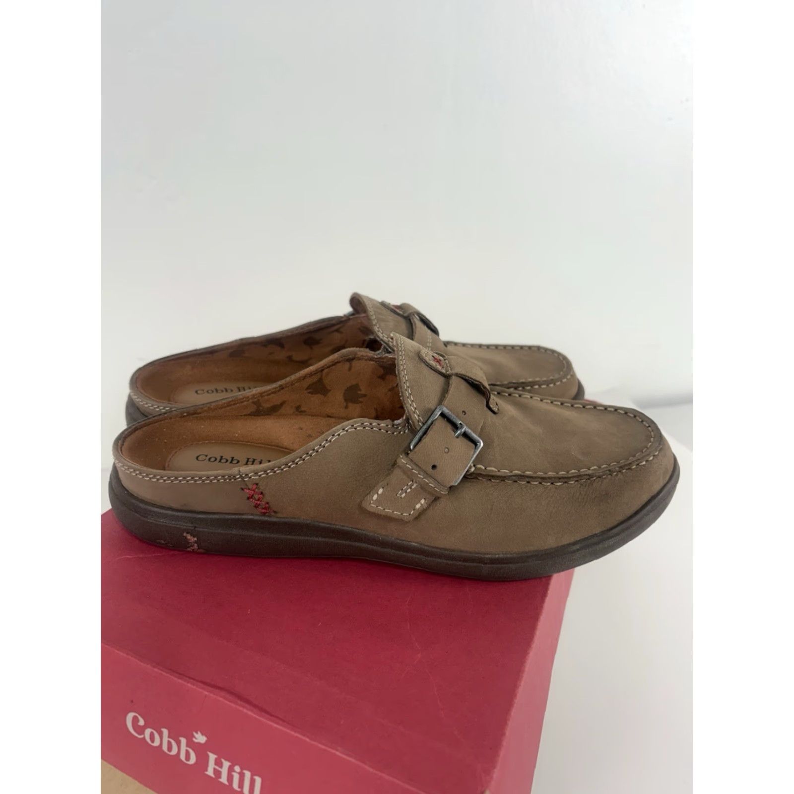 Vintage Cobb Hill Bailee Slides Womens Size 8M Brown Suede Sandal Casual Travel Workwear Platform 1in Cushioned Slip-Ons Rubber Sole Shoes Womens Size US 8 / IT 38 - 3 Thumbnail