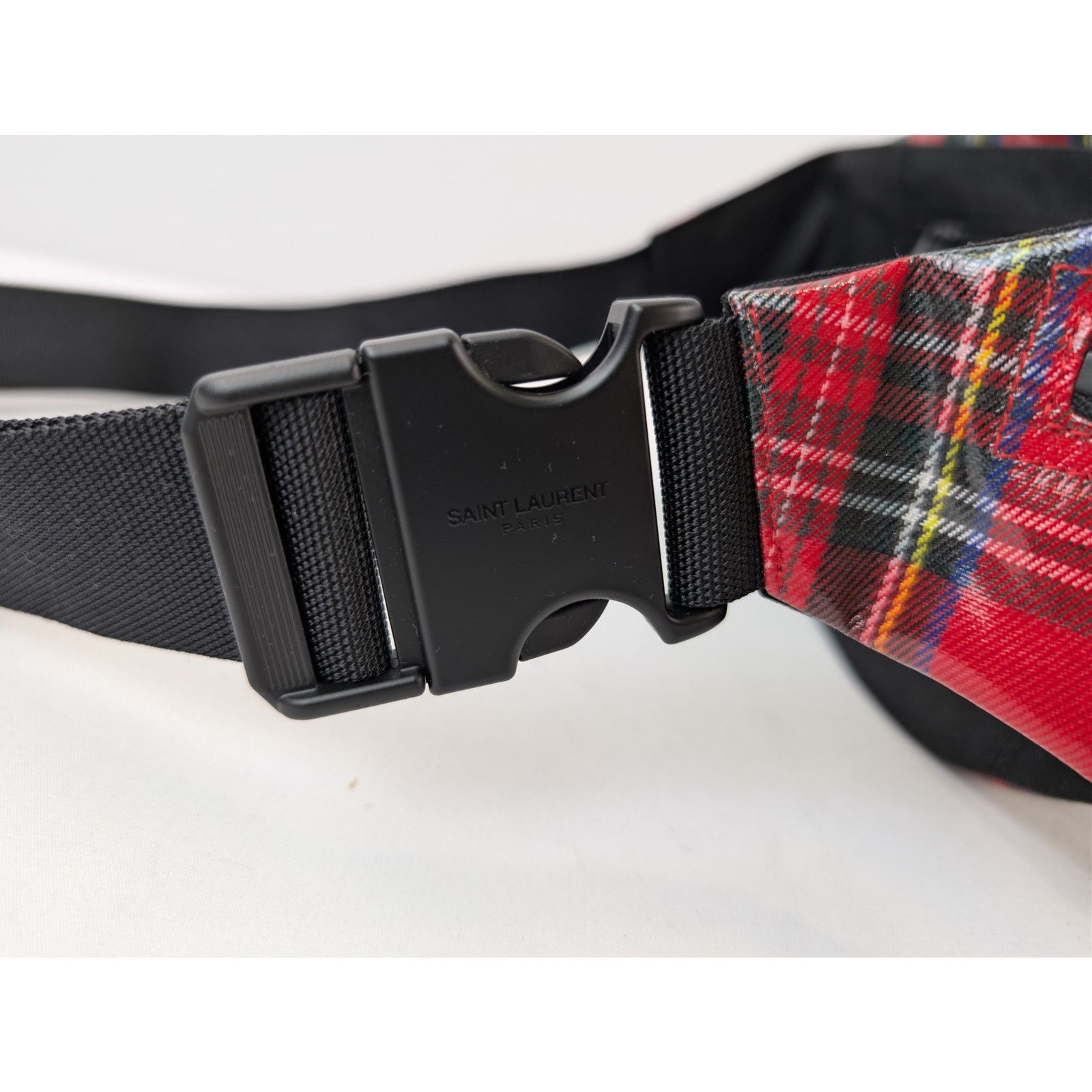o1rshd1 Size: OS / Tartan Belt Bag in Multicolor