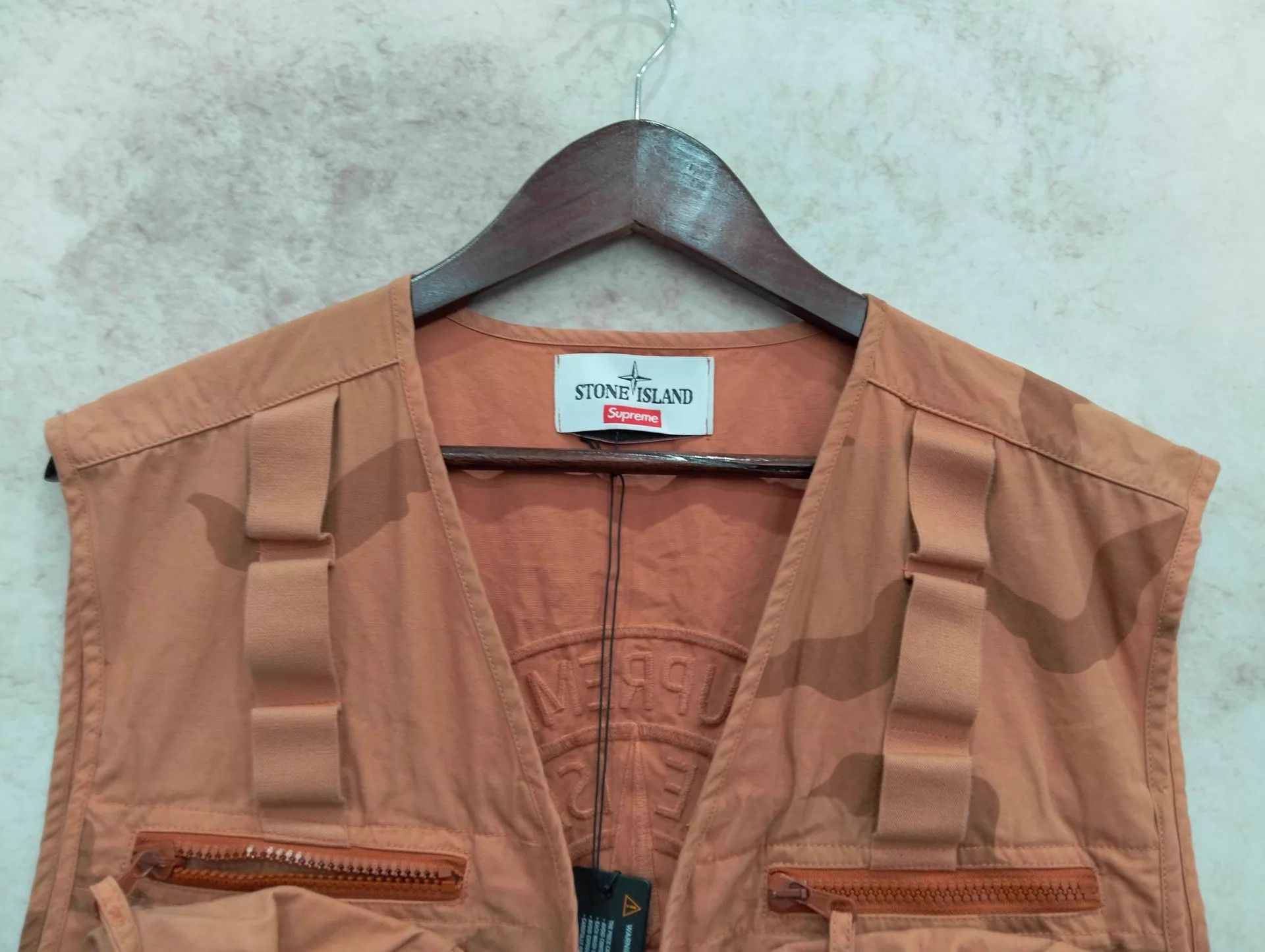 Stone Island STONE ISLAND SS19 Solid V-neck Multi-Pocket Vest L Size US L / EU 52-54 / 3 - 7 Thumbnail
