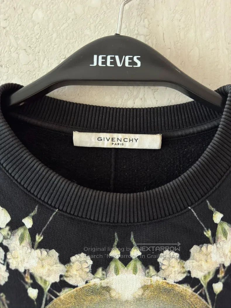 Givenchy Givenchy Best-Selling Starry Madonna Hoodie Size XS Loose Size US XS / EU 42 / 0 - 3 Thumbnail