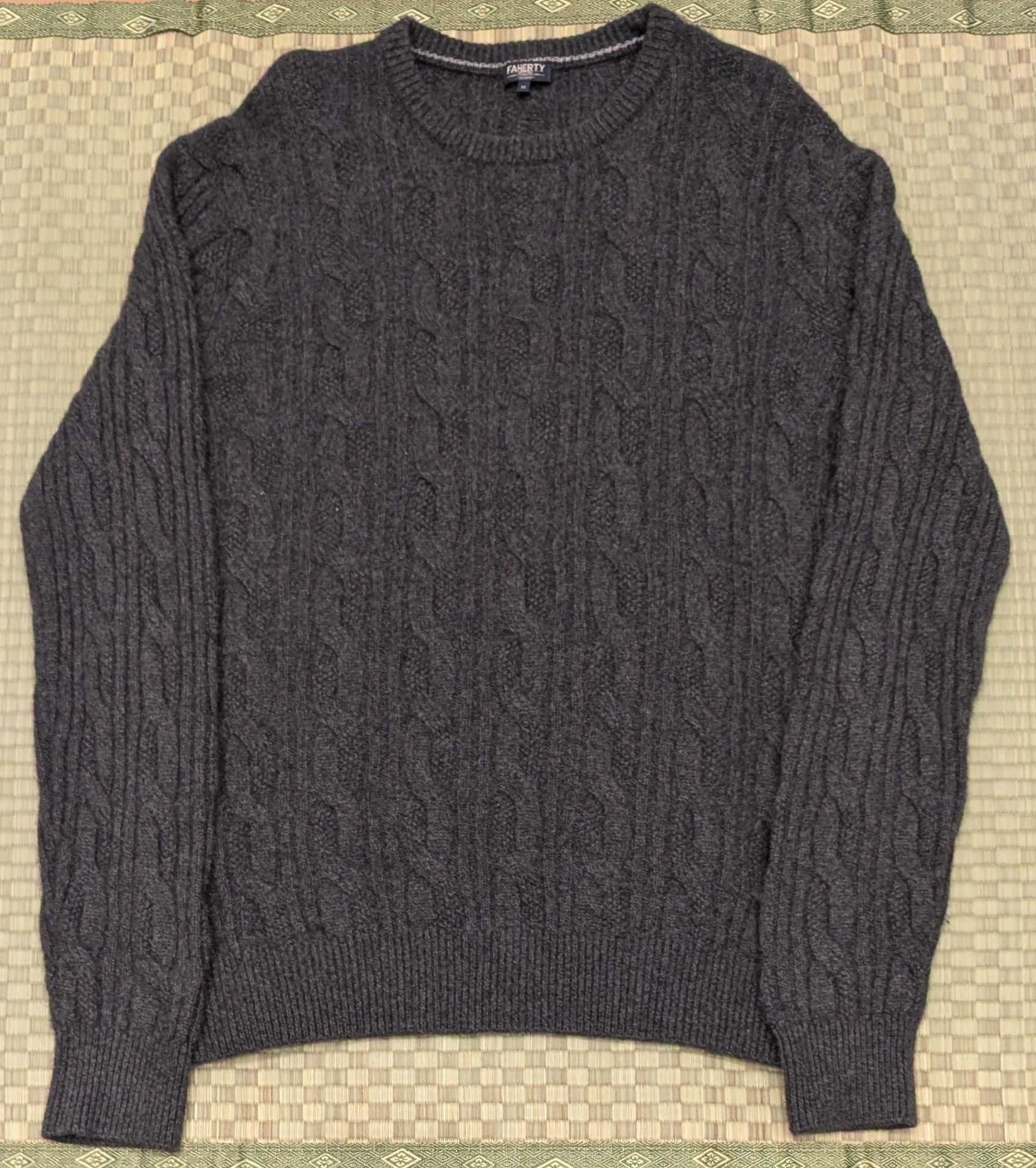 Faherty Reserve 100% Cashmere Cable Knit Sweater