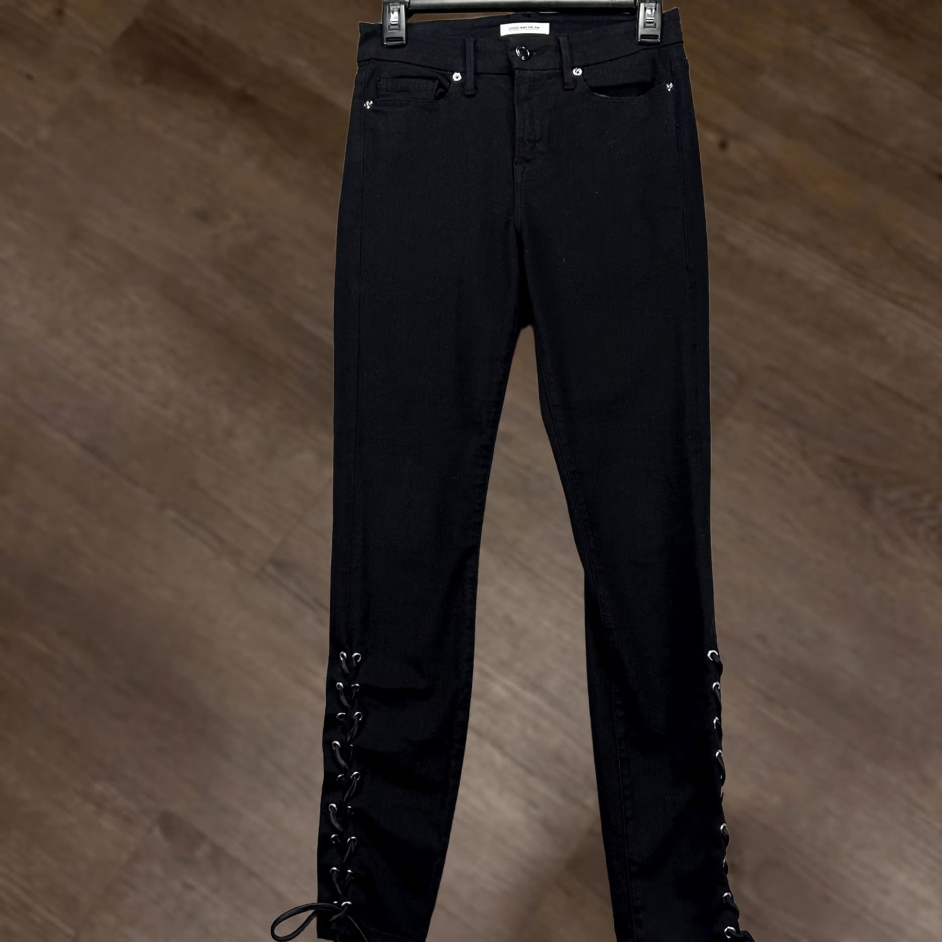 Good American Good American Jeans Skinny Women 2 26 Black Button Fly Stretch Slim Fit Pockets Denim 29 Inseam 27 Waist Womens Jeans Size 26" / US 2 / IT 38 - 1 Thumbnail