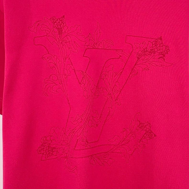Louis Vuitton Louis Vuitton Rose red logo cut embroidery round neck shor Size US M / EU 48-50 / 2 - 4 Thumbnail