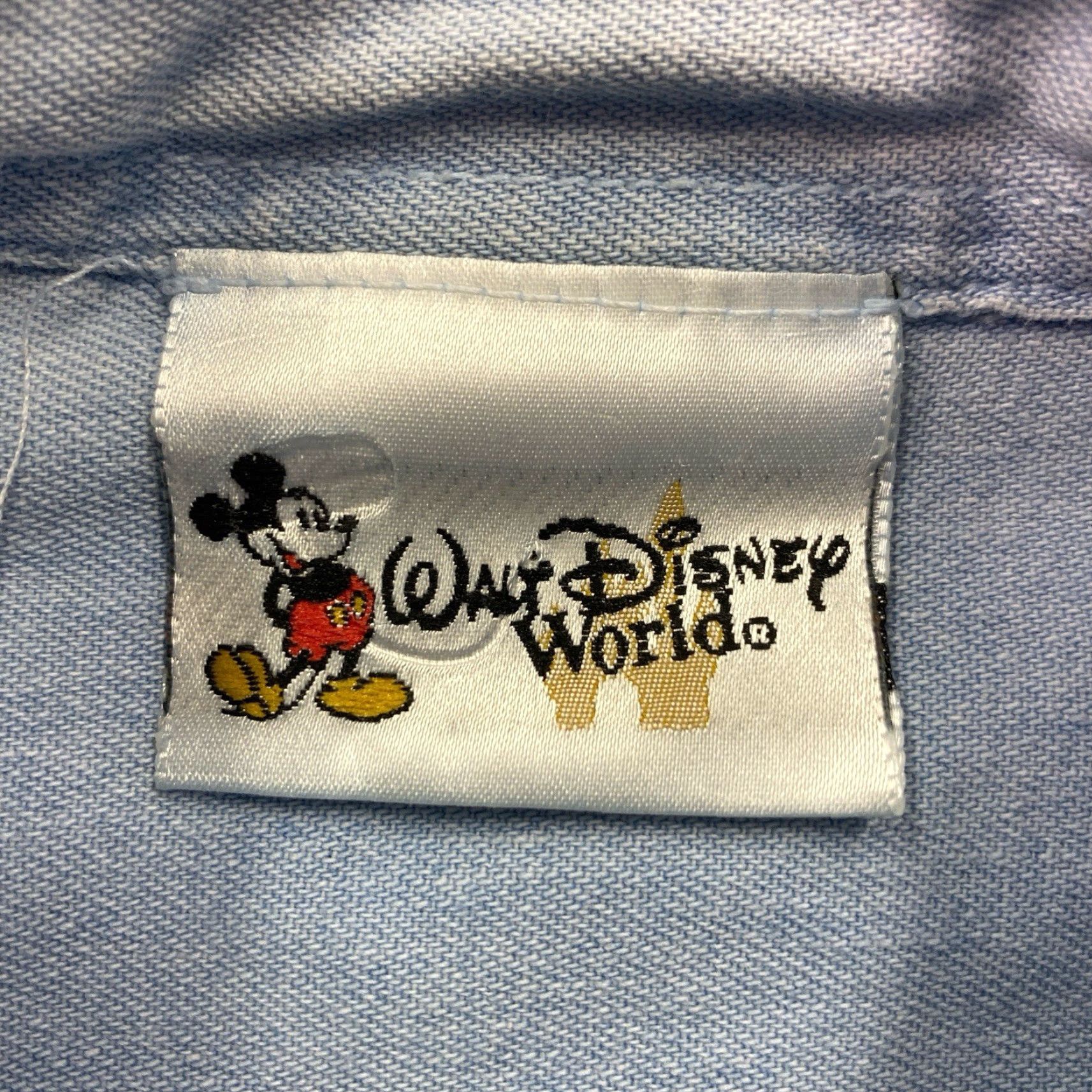 Vintage VINTAGE Walt Disney World Mickey Mouse Shirt Men Large Long Sleeve Button-Up Green Denim 100% Cotton Disney Theme, Casual Everyday Shirt Size L / US 10 / IT 46 - 4 Thumbnail