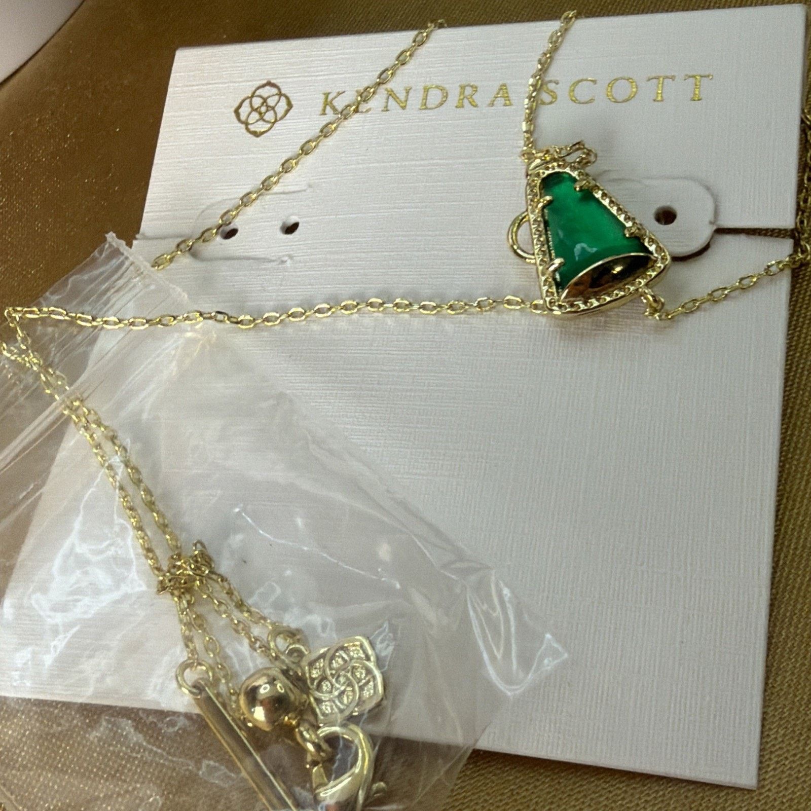 Kendra Scott Kendra Scott Cheer Gold Short Pendant Necklace Emerald NEW Size ONE SIZE - 6 Thumbnail