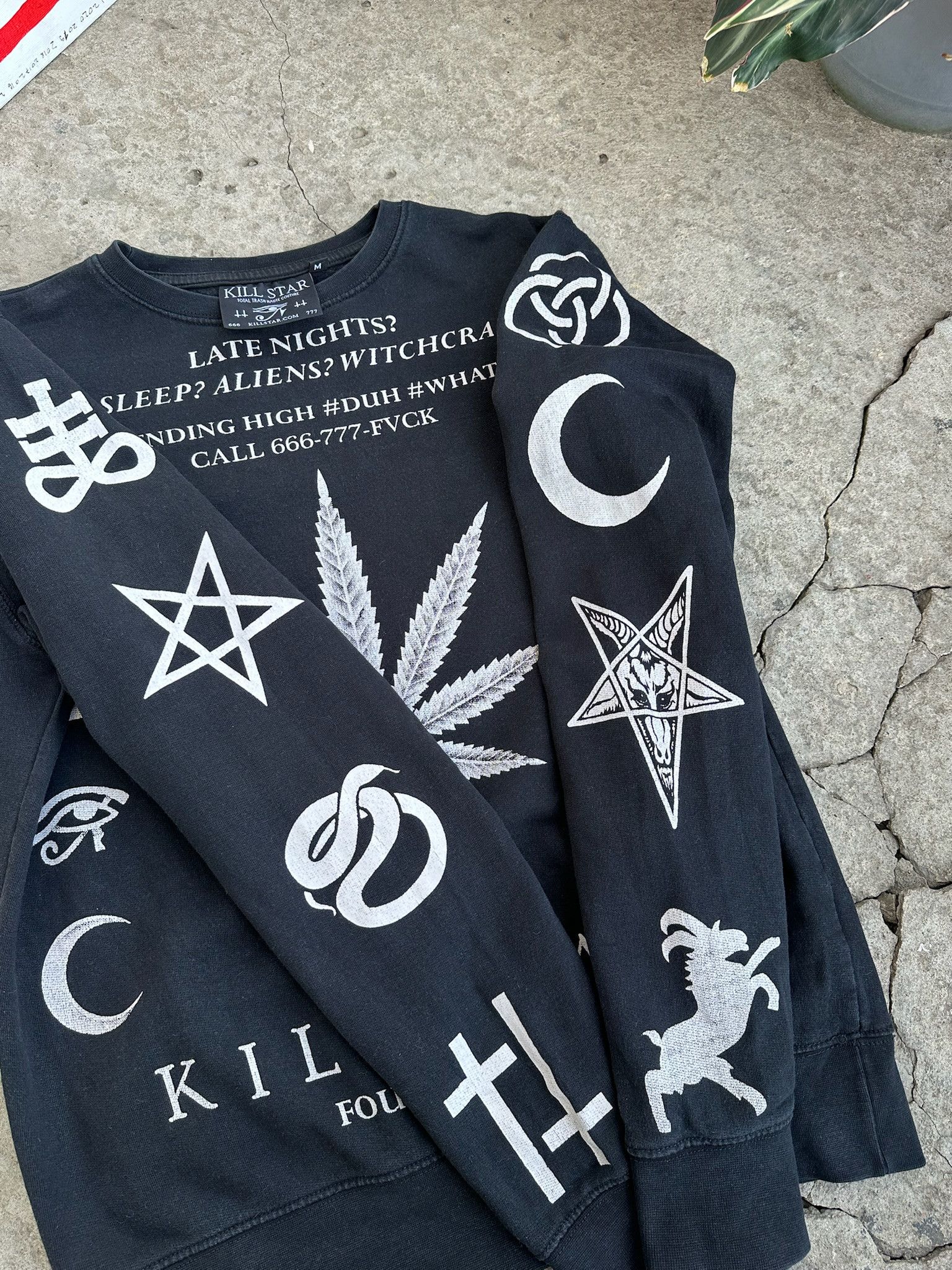 Killstar Killstar 666 alien weed overprinted sweatshirt marijuana Size US M / EU 48-50 / 2 - 3 Thumbnail