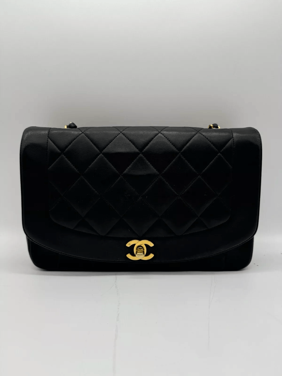 Chanel Vintage CHANEL Diana Crossbody Bag Size ONE SIZE - 1 Thumbnail