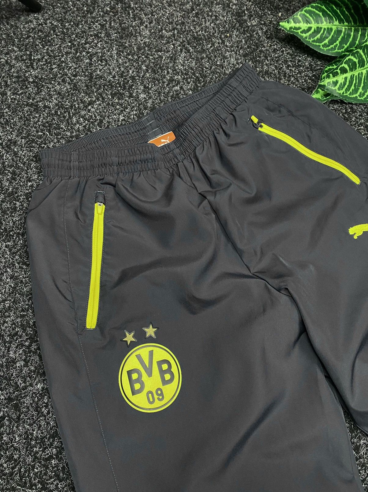 Puma Sweatpants Puma Borussia size S yK2 style Size US 30 / EU 46 - 7 Thumbnail