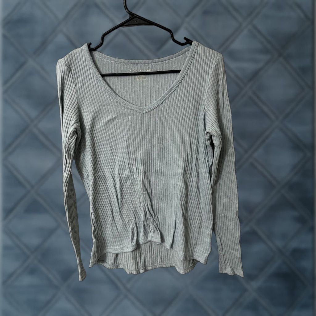 American Eagle Outfitters VINTAGE American Eagle Women’s Light Blue V-Neck Long Sleeve T-Shirt Small Ribbed Basic Size S / US 4 / IT 40 - 1 Thumbnail