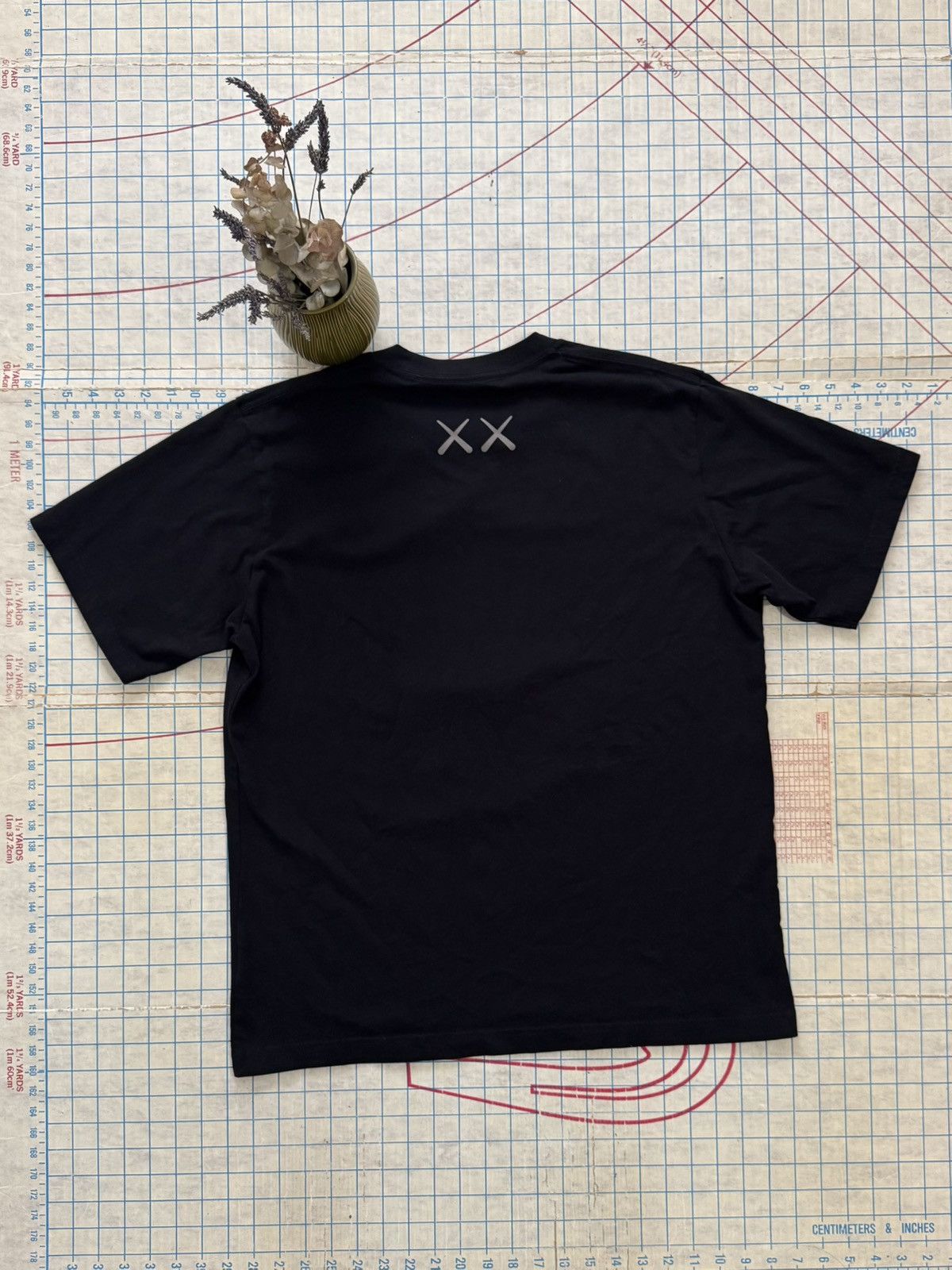 Kaws × Uniqlo Uniqlo x Kaws Companion T-Shirt Black Men’s Size Large Size US L / EU 52-54 / 3 - 6 Thumbnail