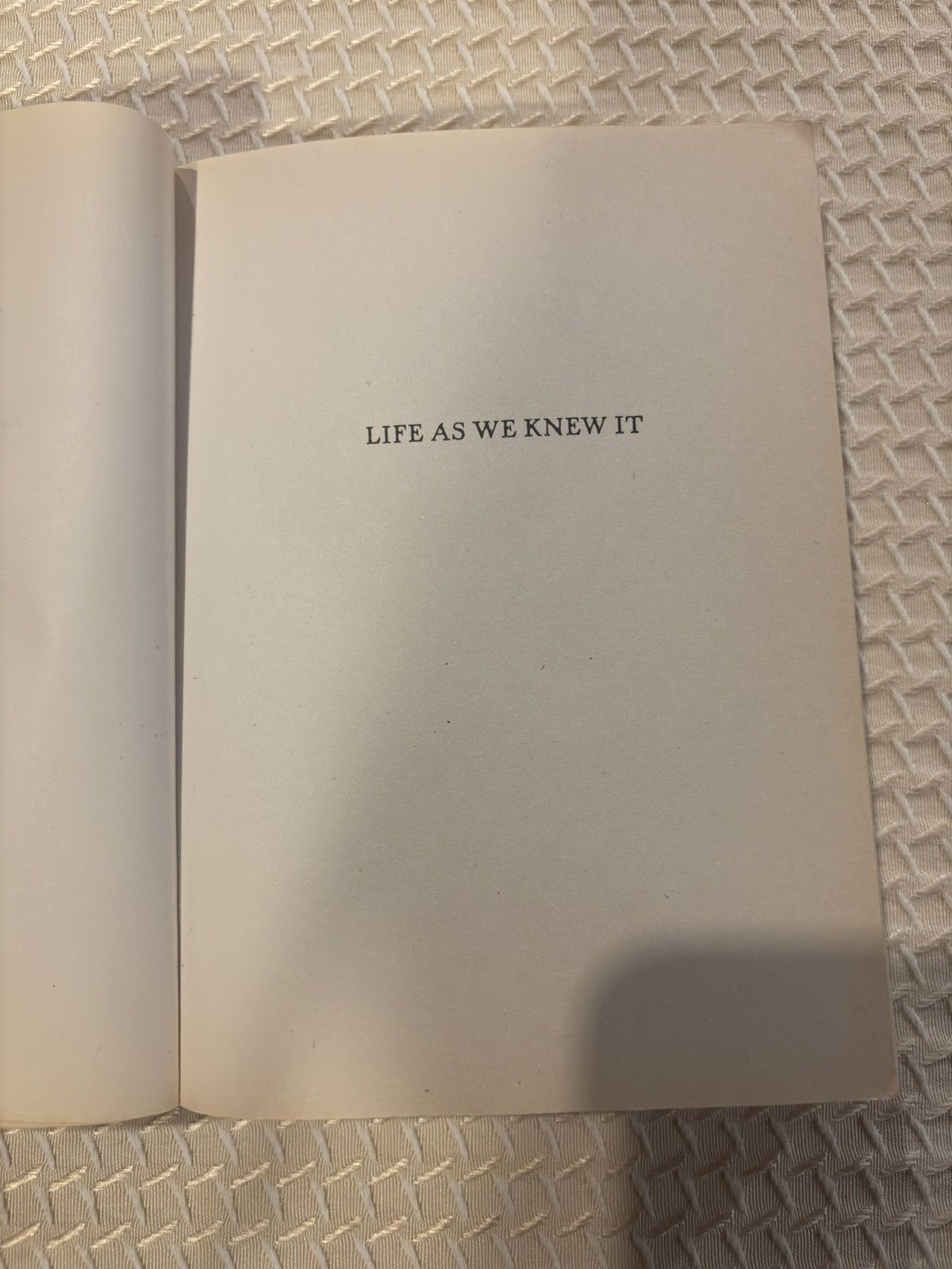 Other Life as we knew it book.xm-116 Size ONE SIZE - 4 Thumbnail