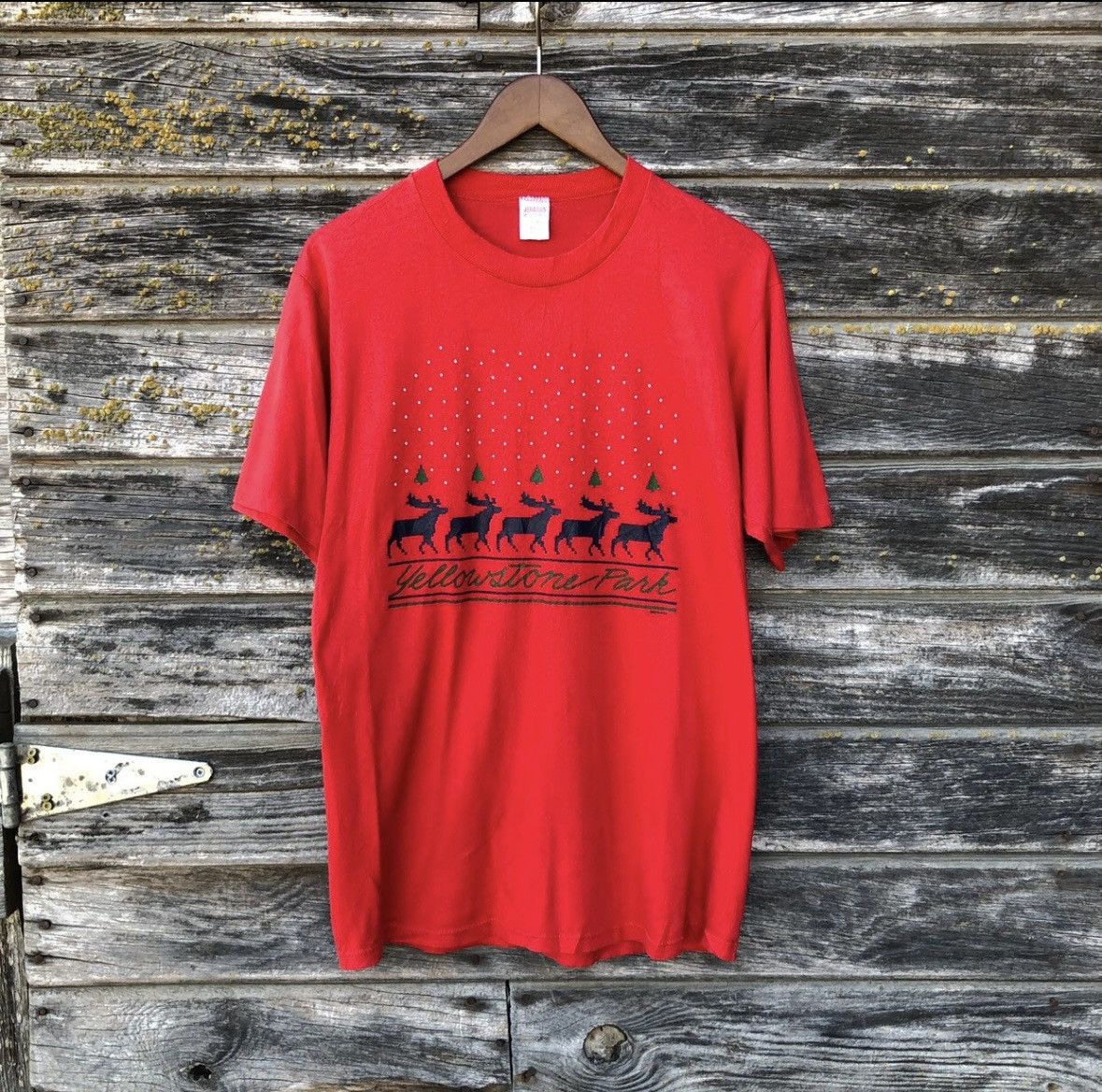 Vintage Vintage Christmas shirt 80s single stitch red graphic tee Size US M / EU 48-50 / 2 - 2 Thumbnail