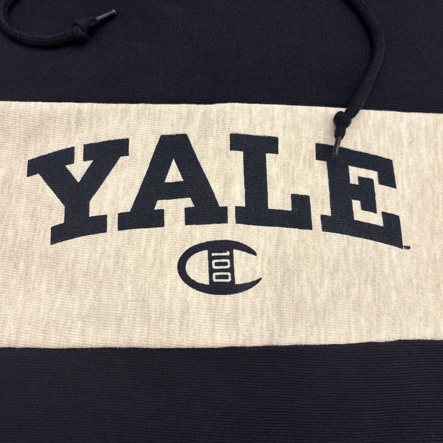 Champion Champion Reverse Weave Hoodie Yale Women Blue XL Cropped EUC Pullover 90s Style Cropped All Seasons Size Type Regular Brand Size XL / US 12-14 / IT 48-50 - 2 Thumbnail