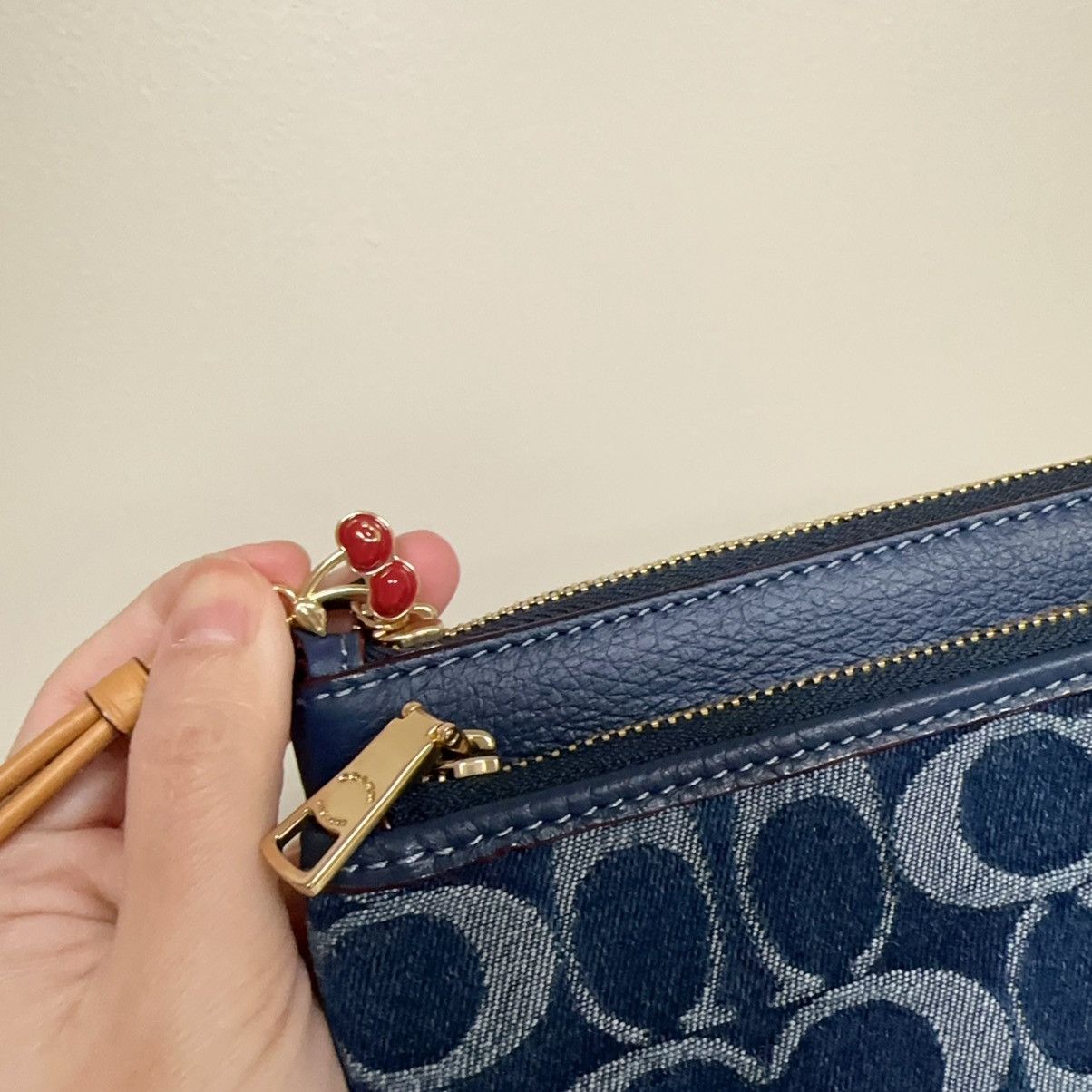 NEW LIMITED Coach Double Zip Wallet In Signature Denim cz321