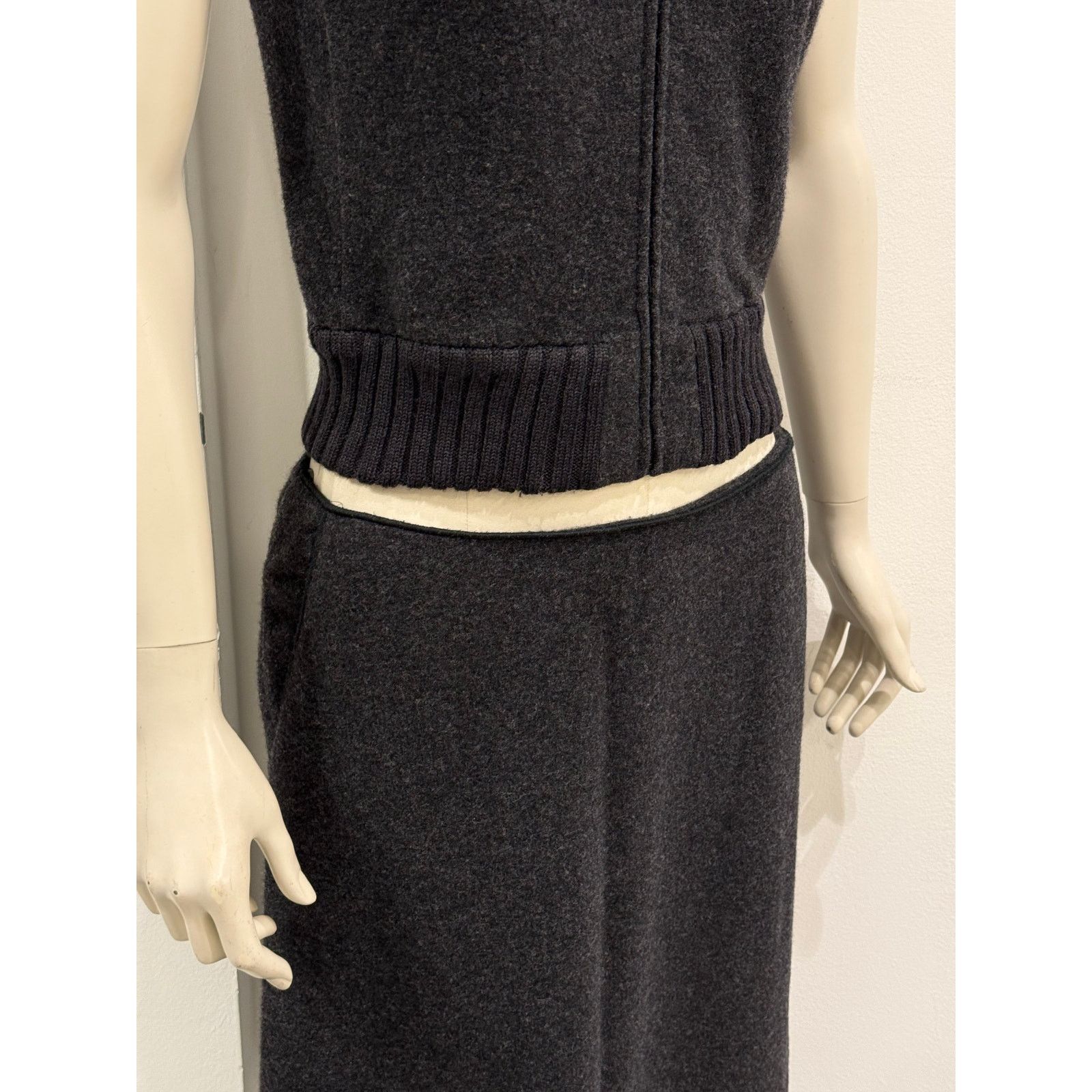 Miu Miu 2000s Miu Miu full set with long skirt Size M / US 6-8 / IT 42-44 - 4 Thumbnail