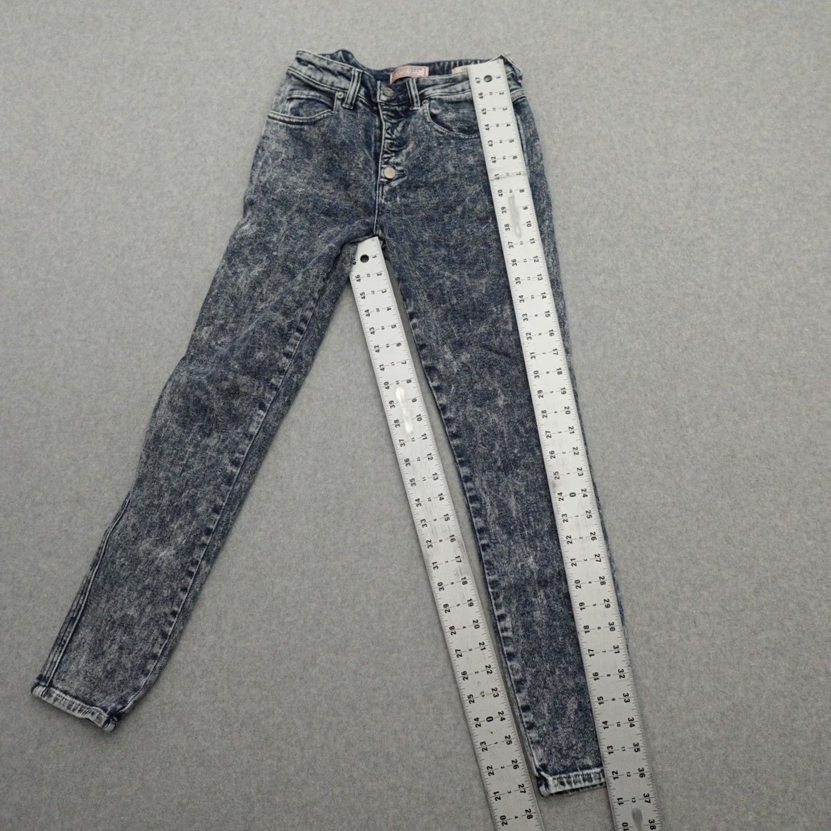 Guess GUESS Jeans Women's 26 (26X28) Acid Wash Skinny Button Fly Blue Jeans Size 26" / US 2 / IT 38 - 3 Thumbnail