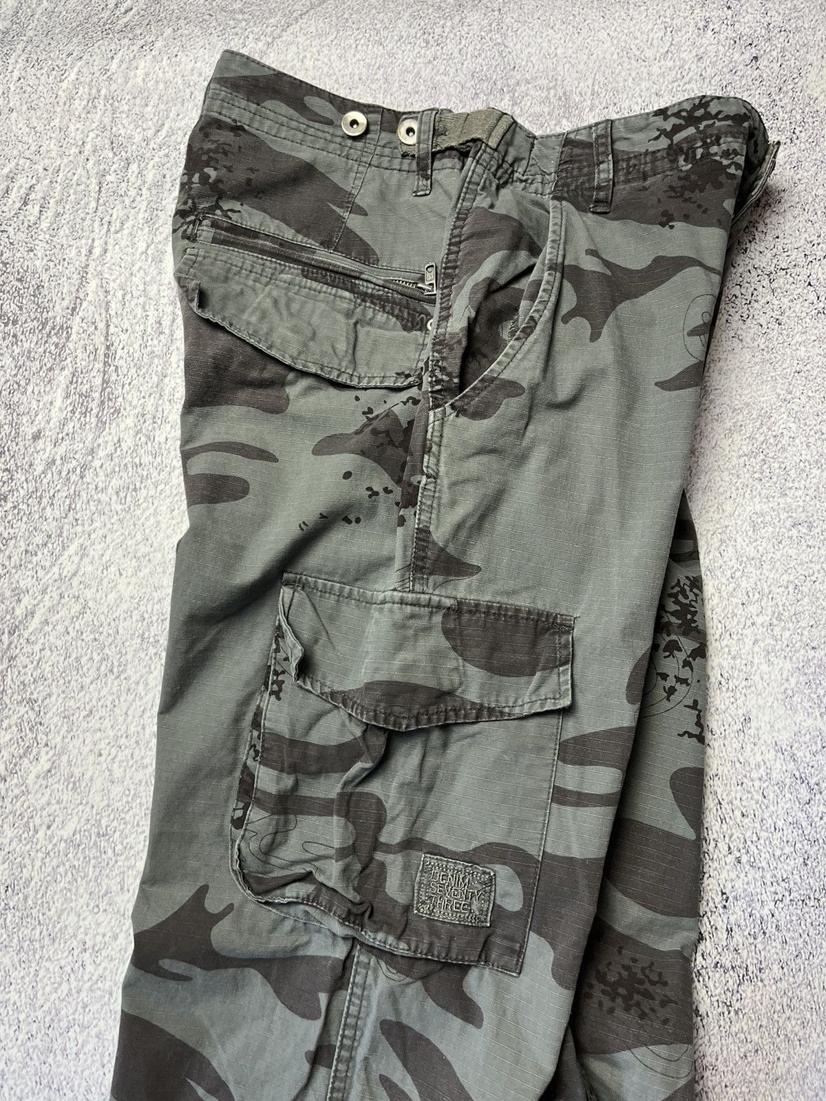 Japanese Brand VINTAGE FADED STREETWEAR CAMO CARGO PANTS Y2K Size US 32 / EU 48 - 24 Thumbnail