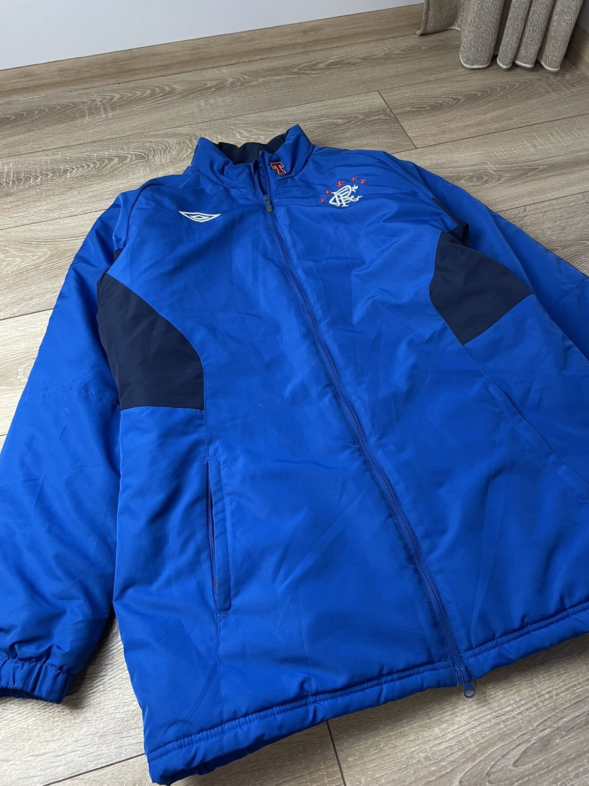 Umbro Glasgow Rangers Home football Umbro Puffer jacket L Men Size US L / EU 52-54 / 3 - 3 Thumbnail