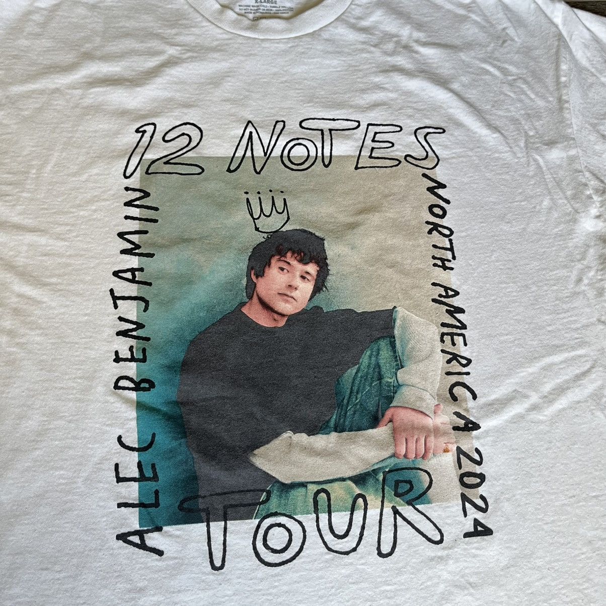 Band Tees Alec Benjamin 12 Notes Photo Tour Tee Band 2024 White Size US XL / EU 56 / 4 - 4 Thumbnail